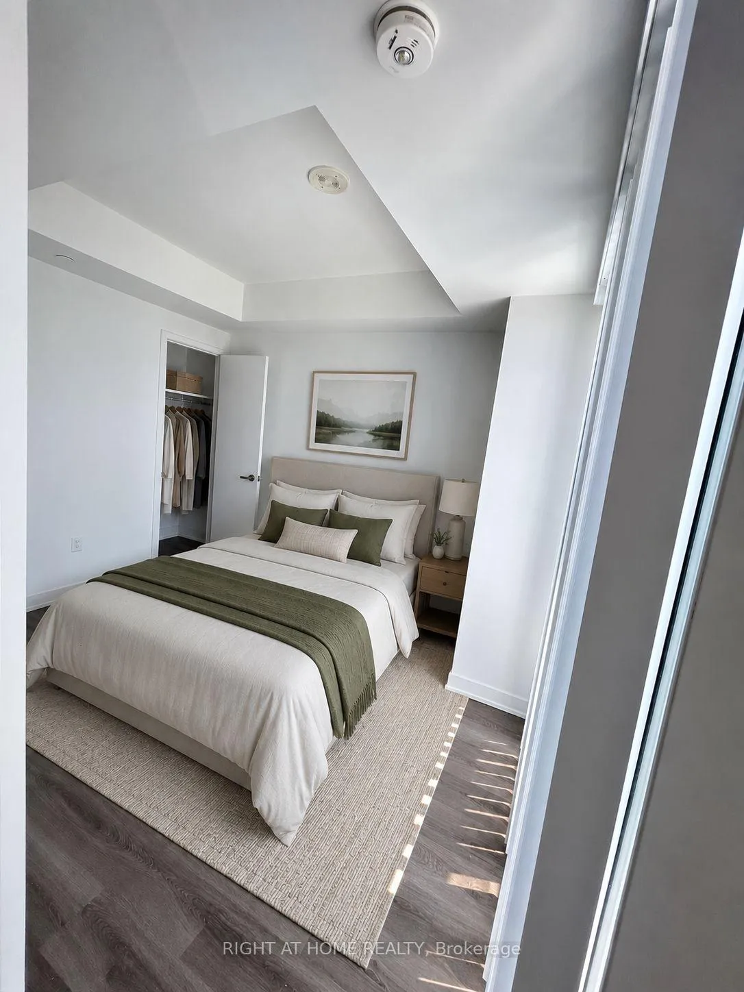 Photo 6 of Unit 1010, 3883 Quartz Road, Mississauga, City Centre — HOMEH