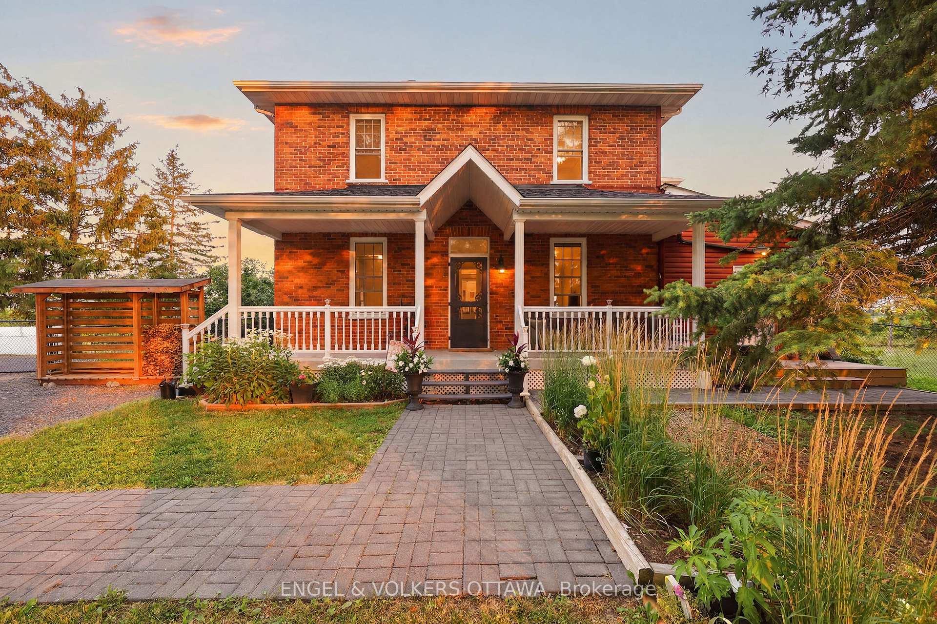 Front of 20923 County Road 25