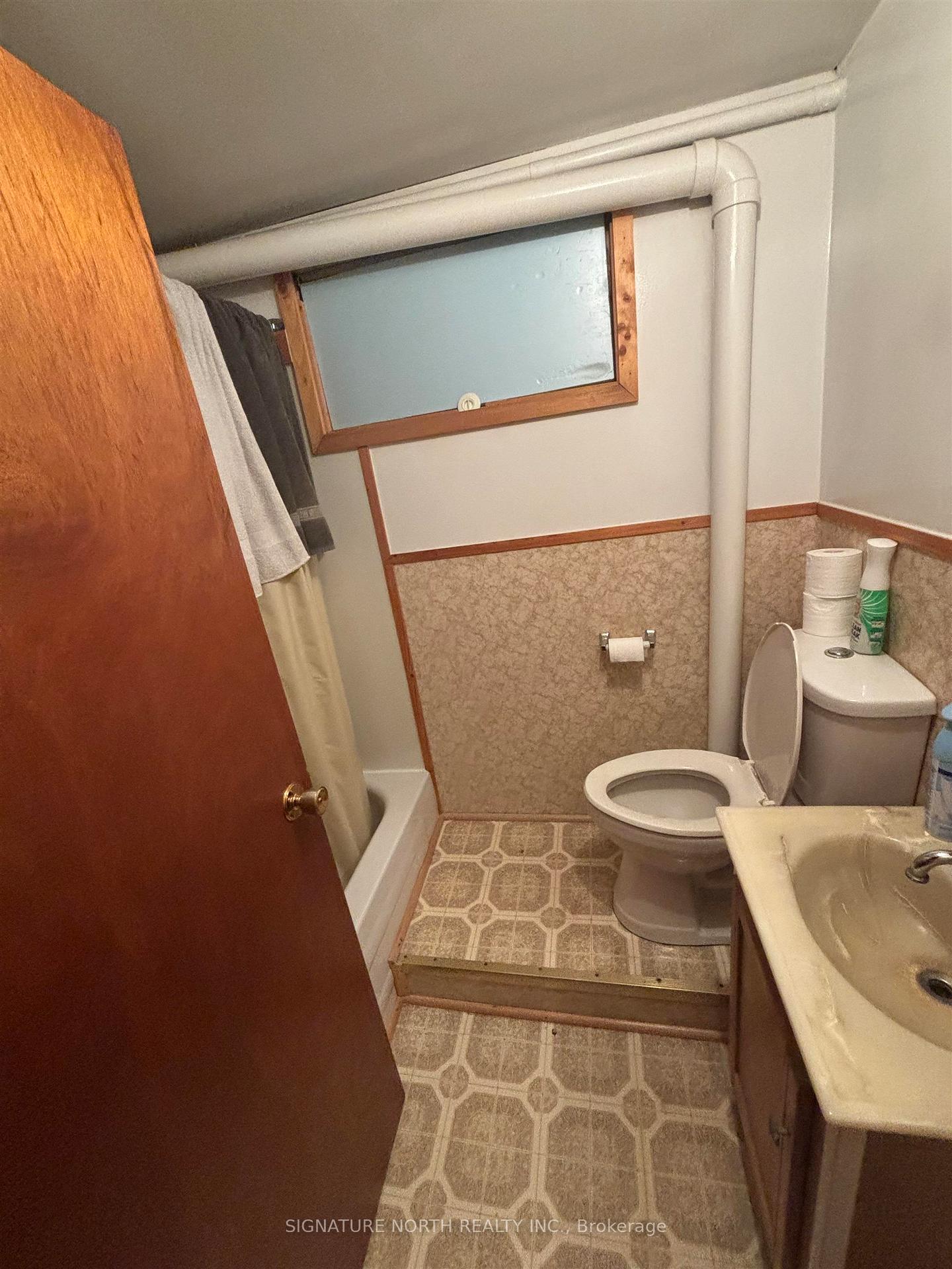 Photo 10 of 204 Mackenzie Ave. W. W, Atikokan — HOMEH