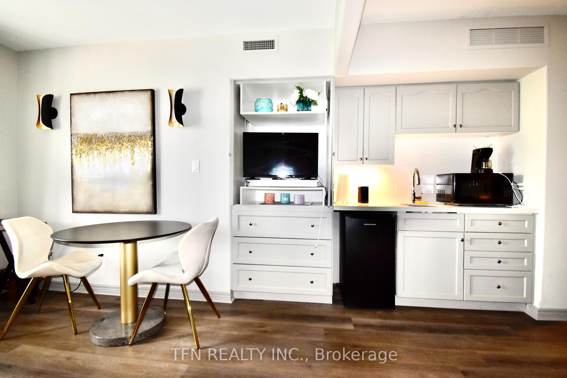 Front of Unit 2498-1, 90 Highland Drive