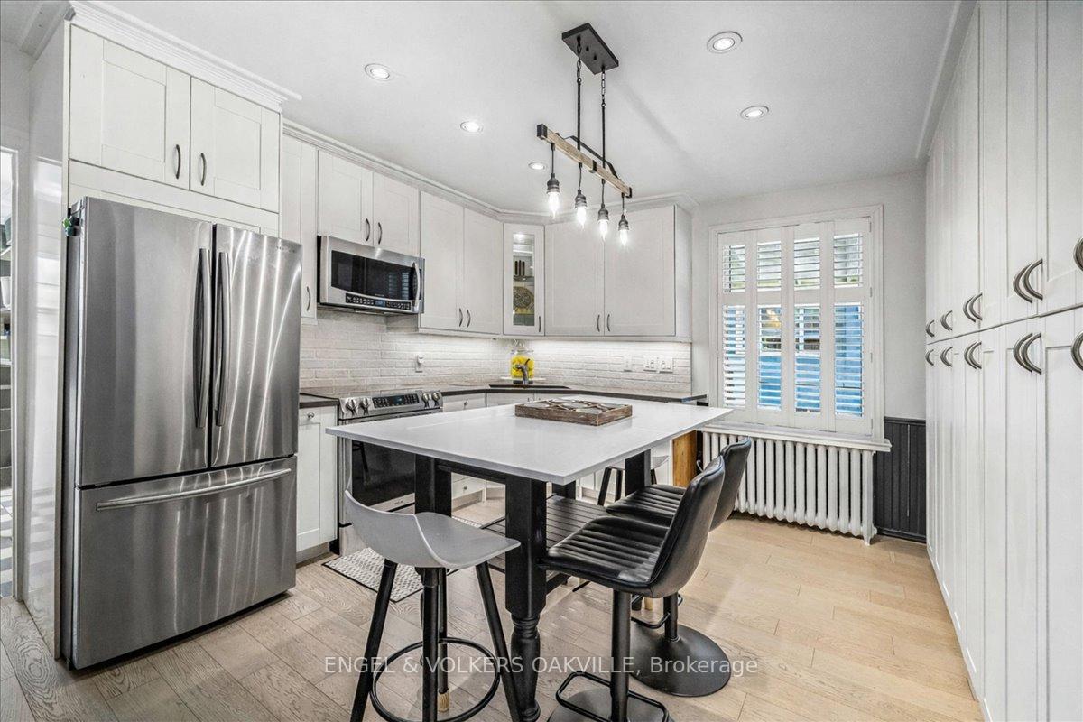 Photo 13 of 38 John Street S, Mississauga, Port Credit — HOMEH