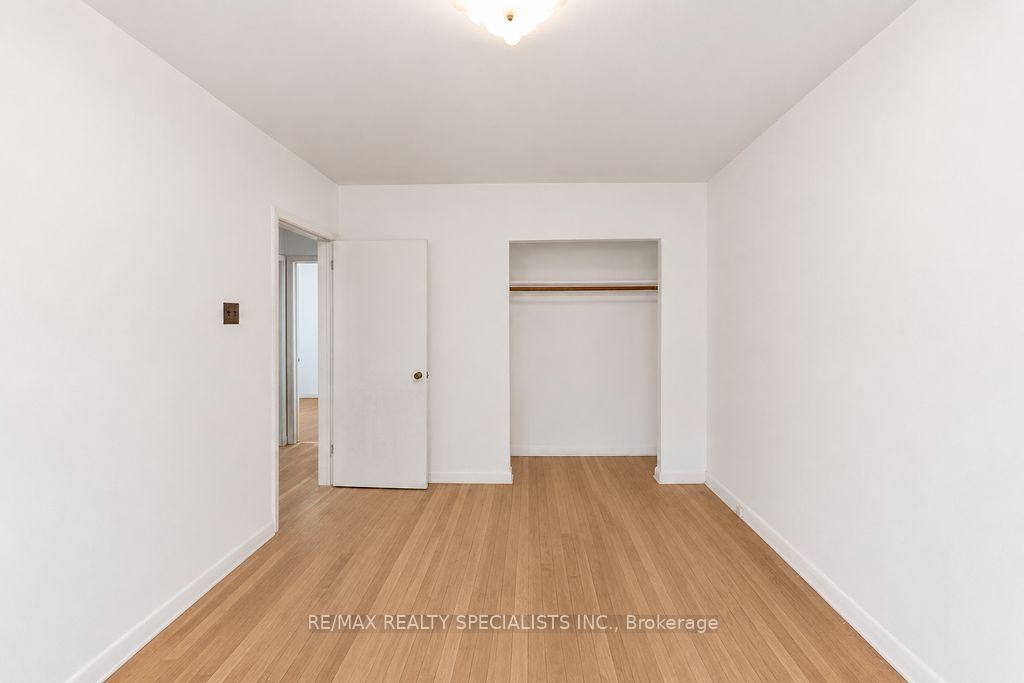 Photo 16 of 122 Cordella Avenue, Toronto, Rockcliffe-Smythe — HOMEH