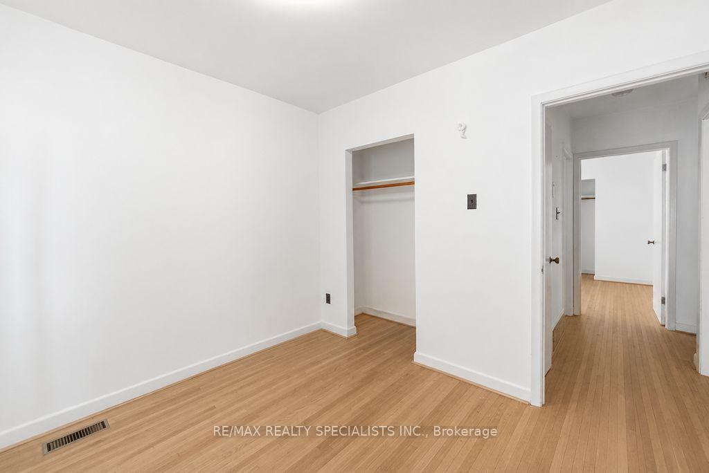 Photo 20 of 122 Cordella Avenue, Toronto, Rockcliffe-Smythe — HOMEH