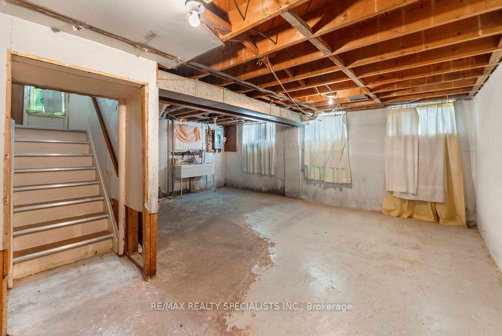 Photo 23 of 122 Cordella Avenue, Toronto, Rockcliffe-Smythe — HOMEH