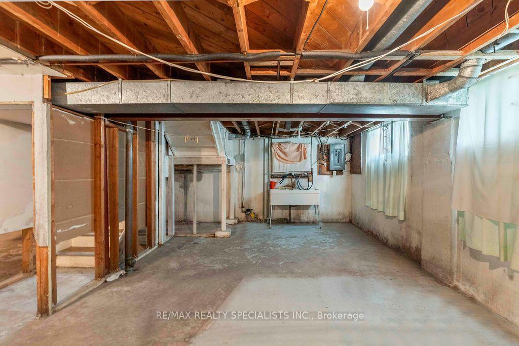 Photo 24 of 122 Cordella Avenue, Toronto, Rockcliffe-Smythe — HOMEH