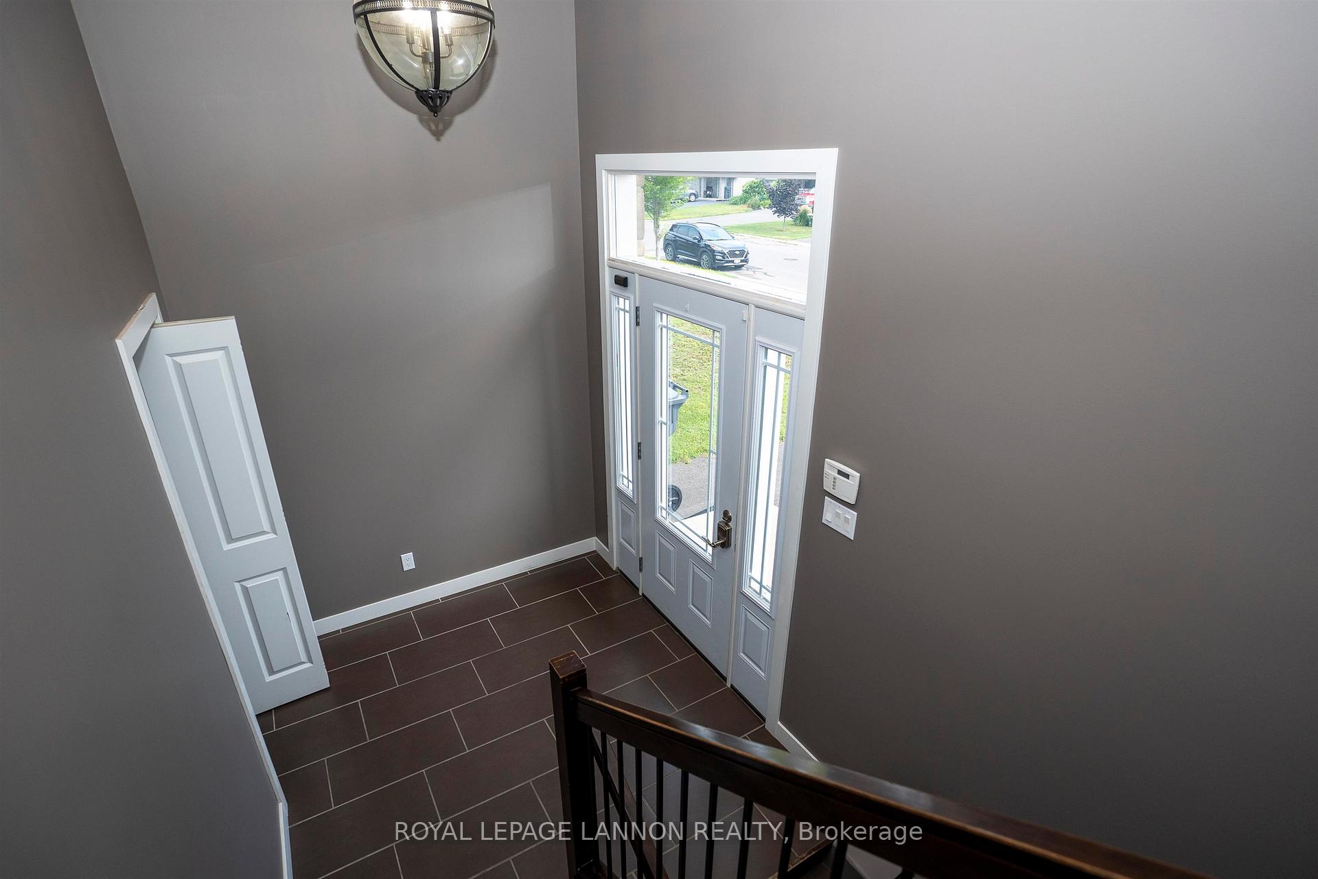 Photo 3 of 461 Longbow Street, Thunder Bay, John Street North — HOMEH