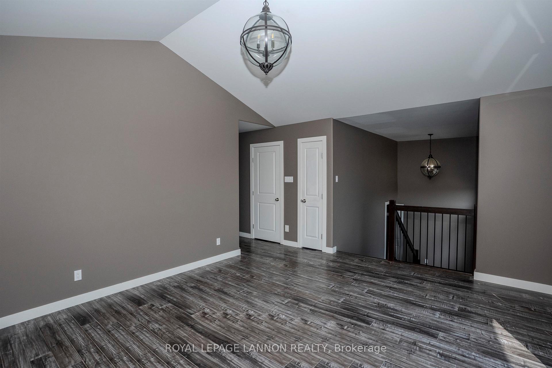 Photo 7 of 461 Longbow Street, Thunder Bay, John Street North — HOMEH