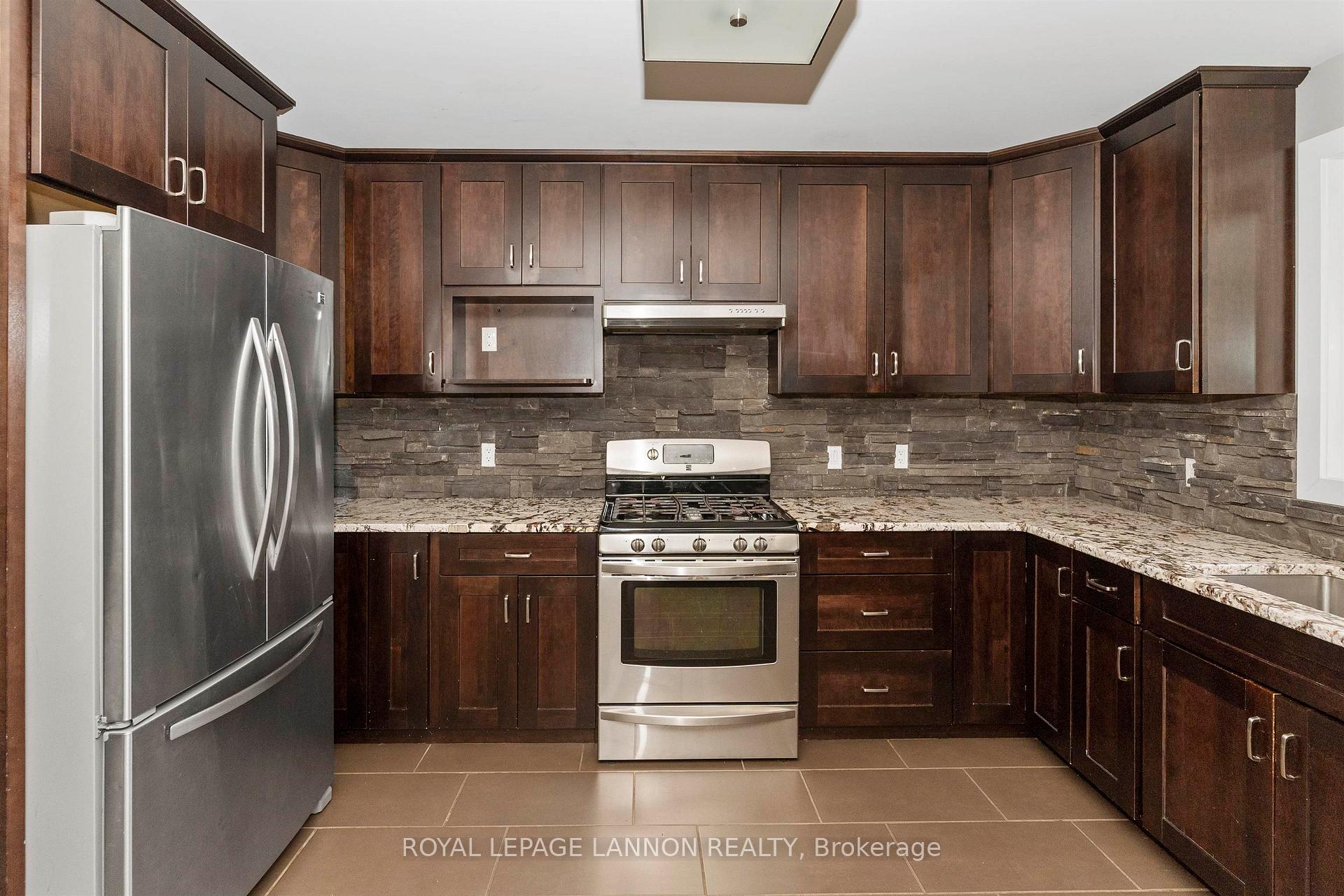 Photo 8 of 461 Longbow Street, Thunder Bay, John Street North — HOMEH