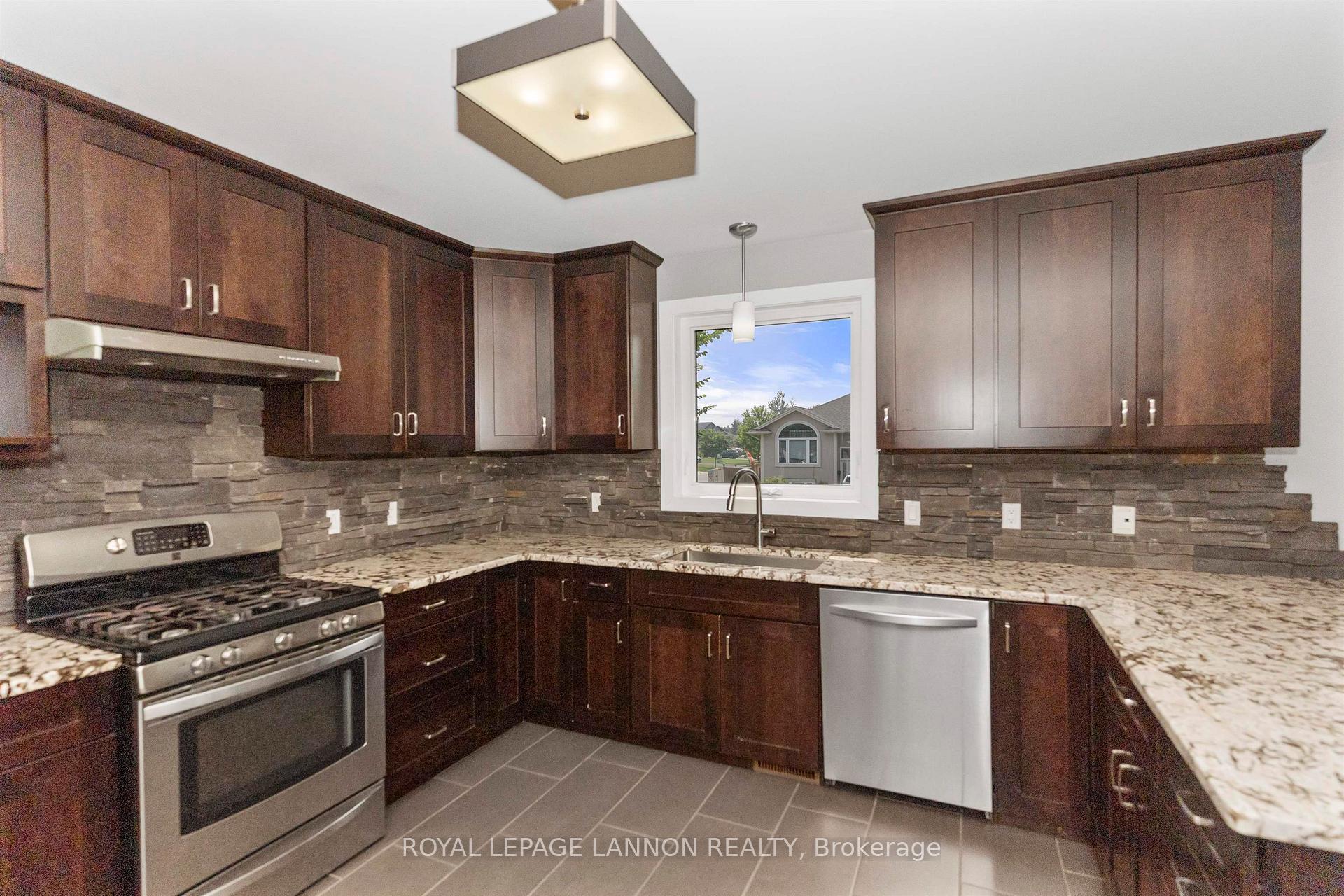 Photo 9 of 461 Longbow Street, Thunder Bay, John Street North — HOMEH