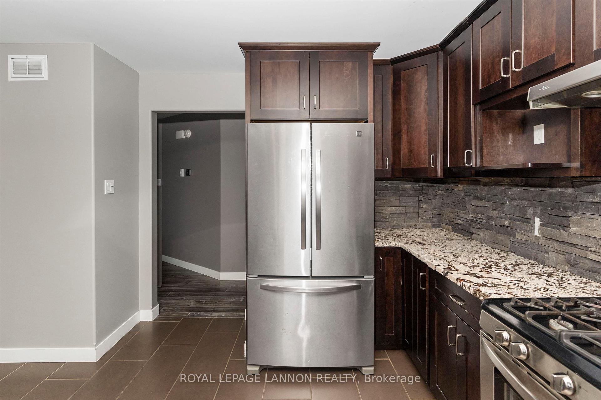 Photo 11 of 461 Longbow Street, Thunder Bay, John Street North — HOMEH