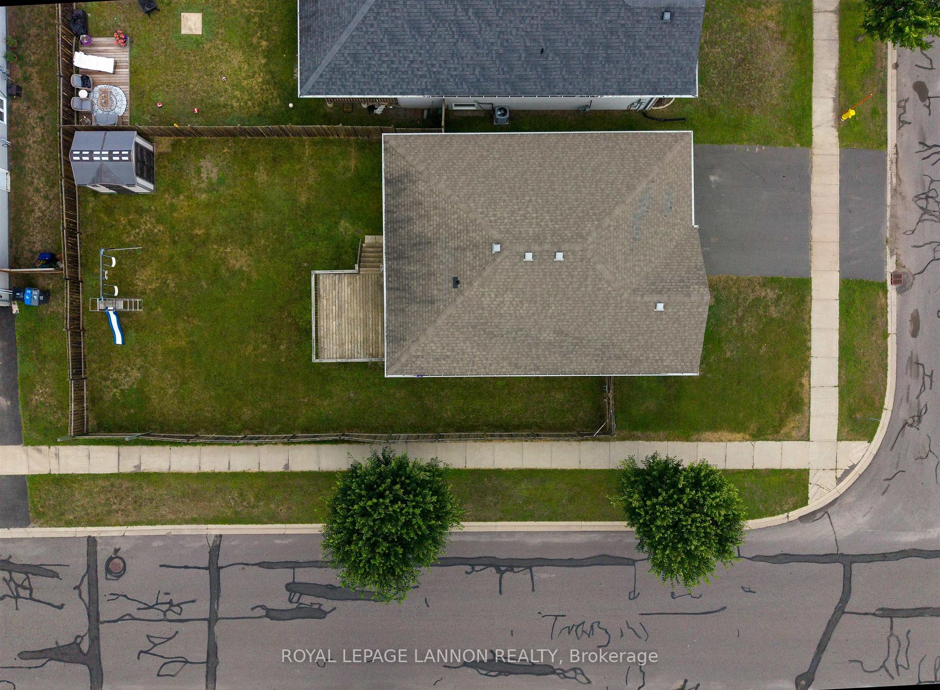 Photo 29 of 461 Longbow Street, Thunder Bay, John Street North — HOMEH