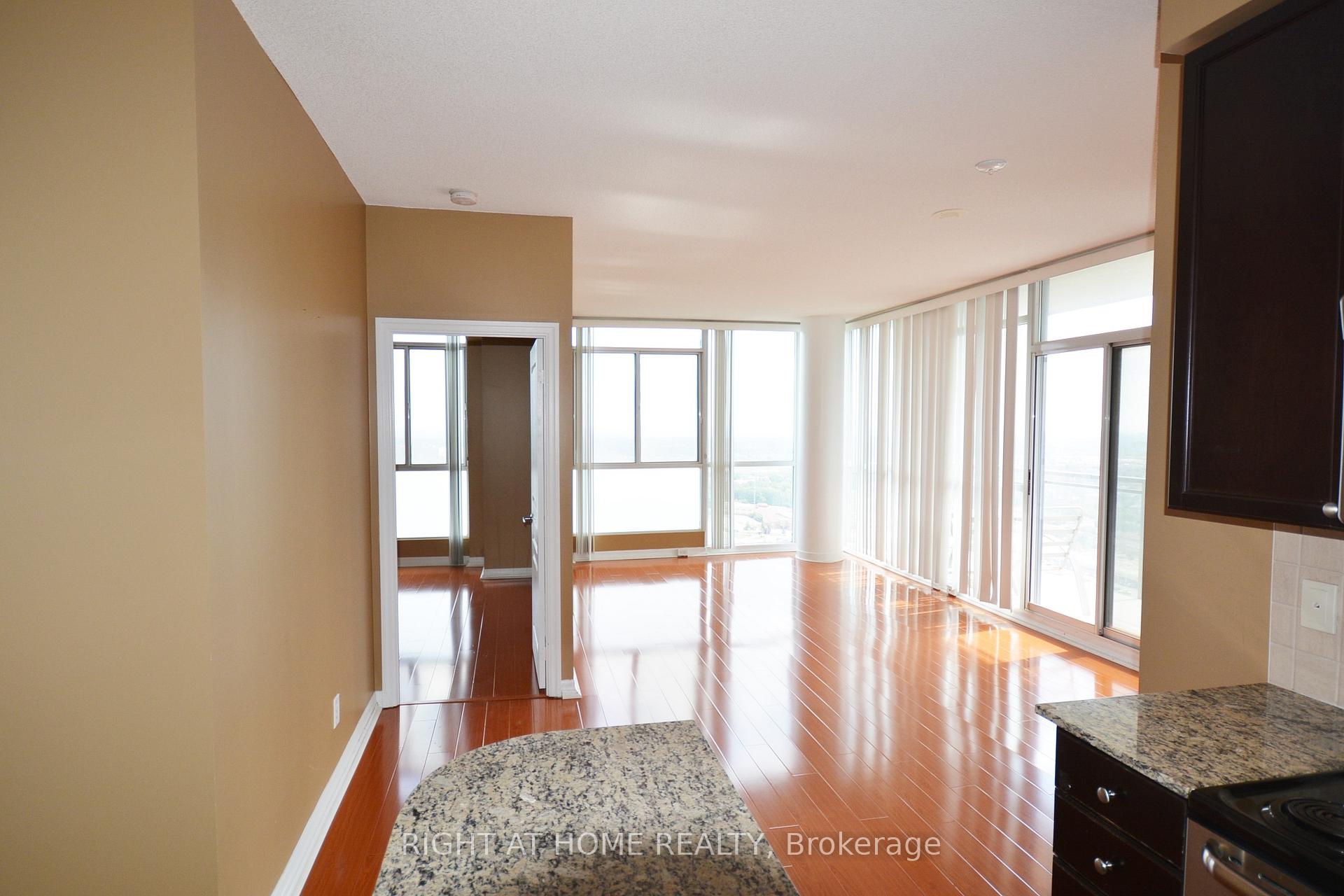 Photo 3 of Unit 3009, 225 Webb Drive, Mississauga, City Centre — HOMEH