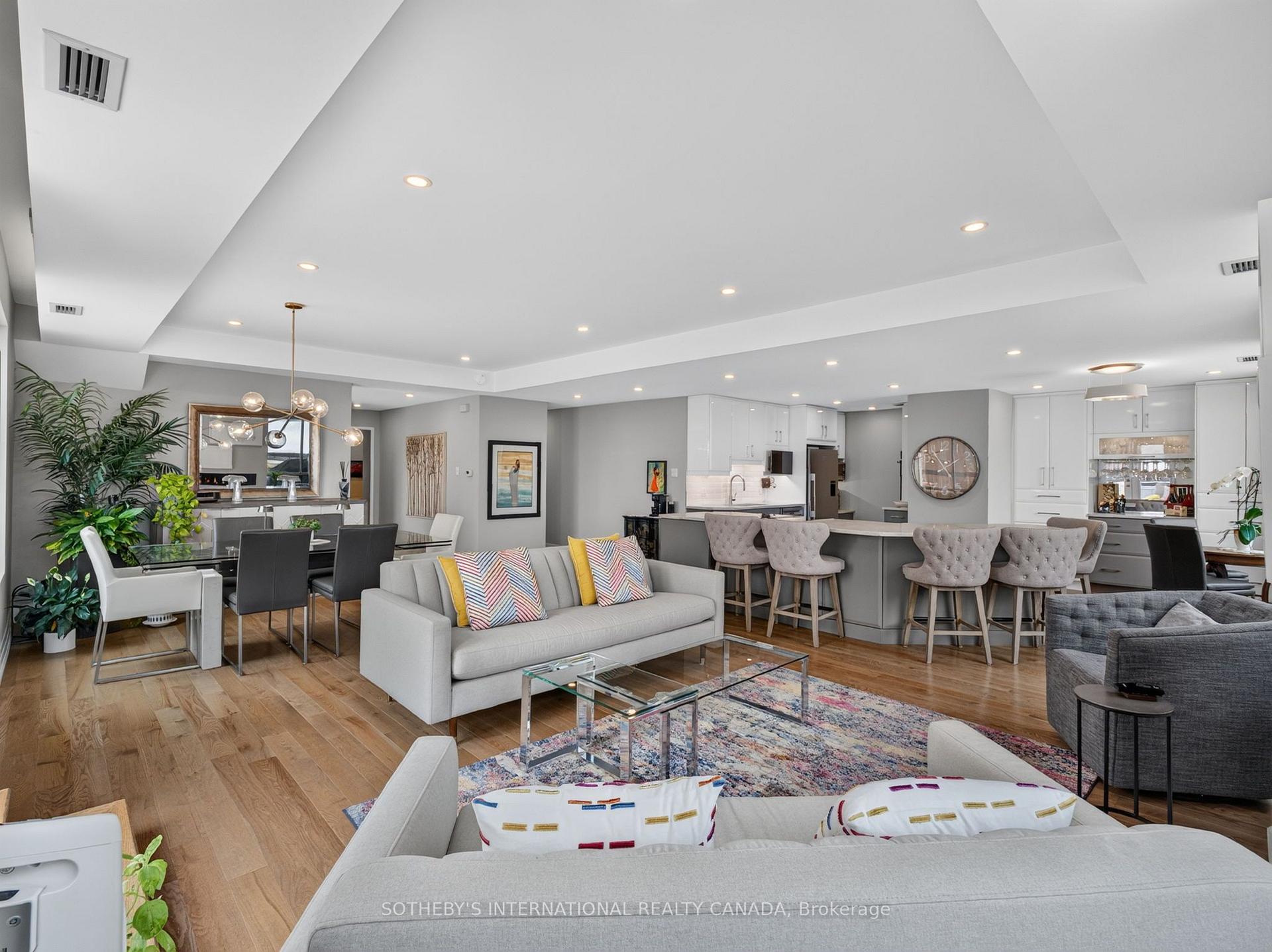 Photo 1 of Unit 1510, 1400 Dixie Road, Mississauga, Lakeview — HOMEH