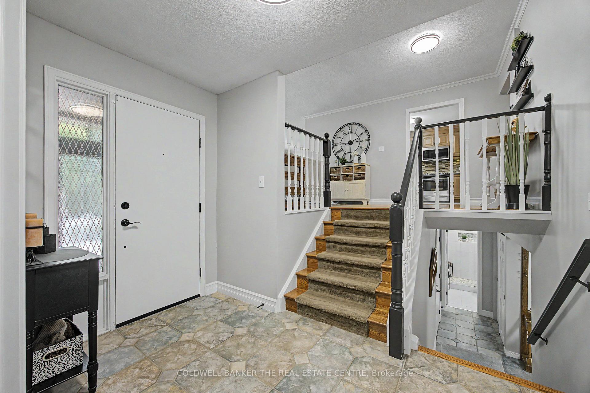 Photo 7 of 85 Wright Crescent, Caledon, Bolton North — HOMEH