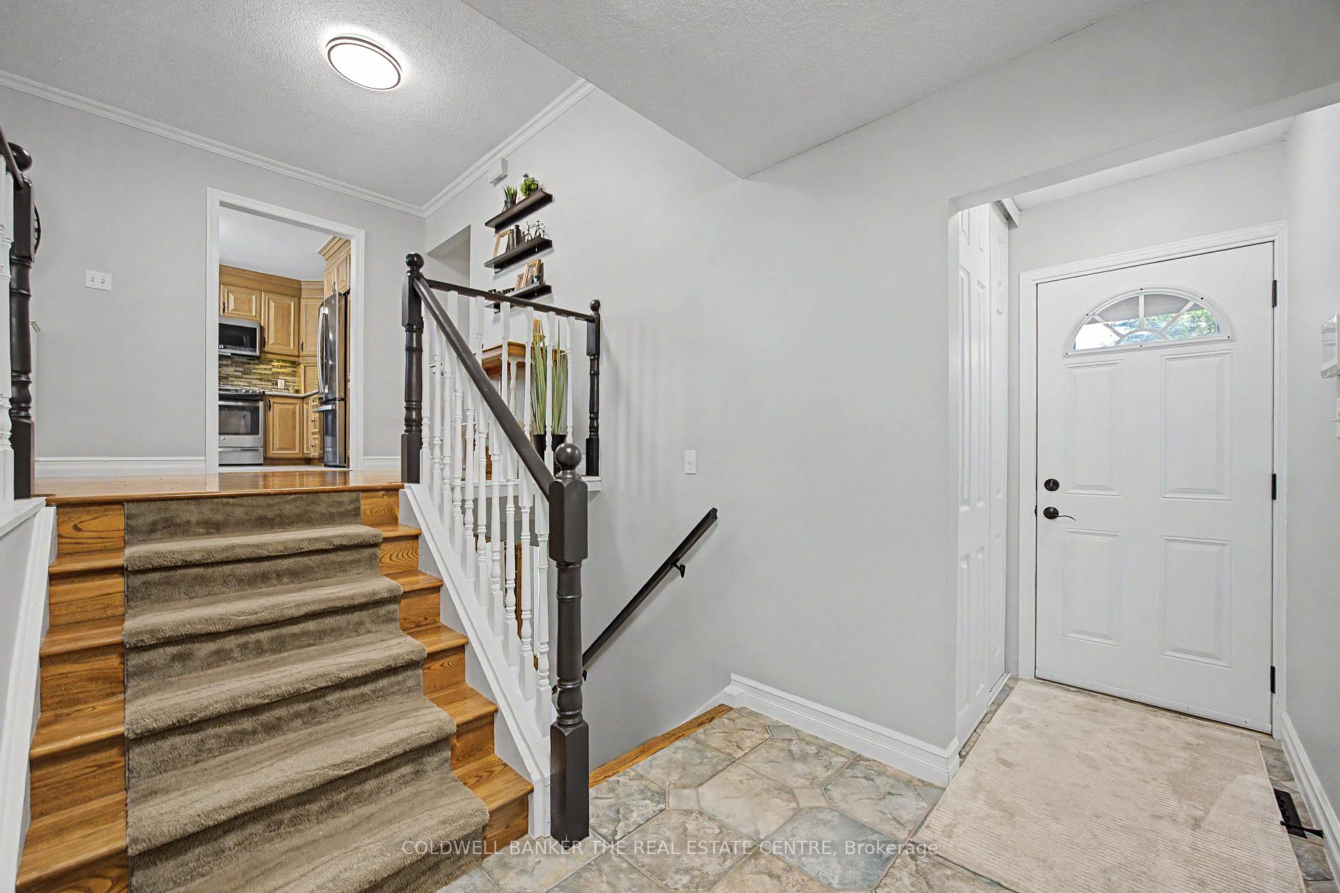 Photo 12 of 85 Wright Crescent, Caledon, Bolton North — HOMEH