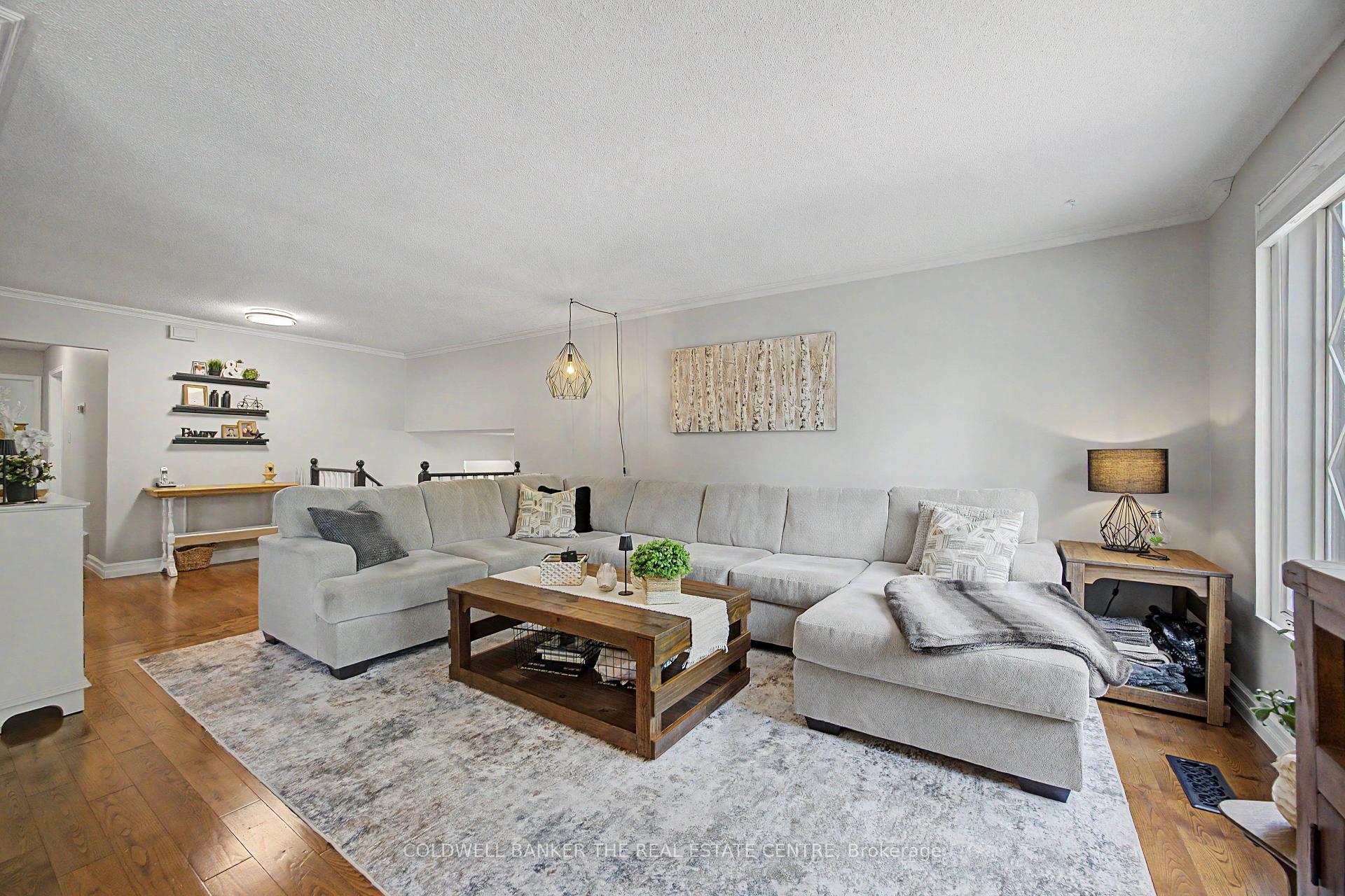Photo 13 of 85 Wright Crescent, Caledon, Bolton North — HOMEH