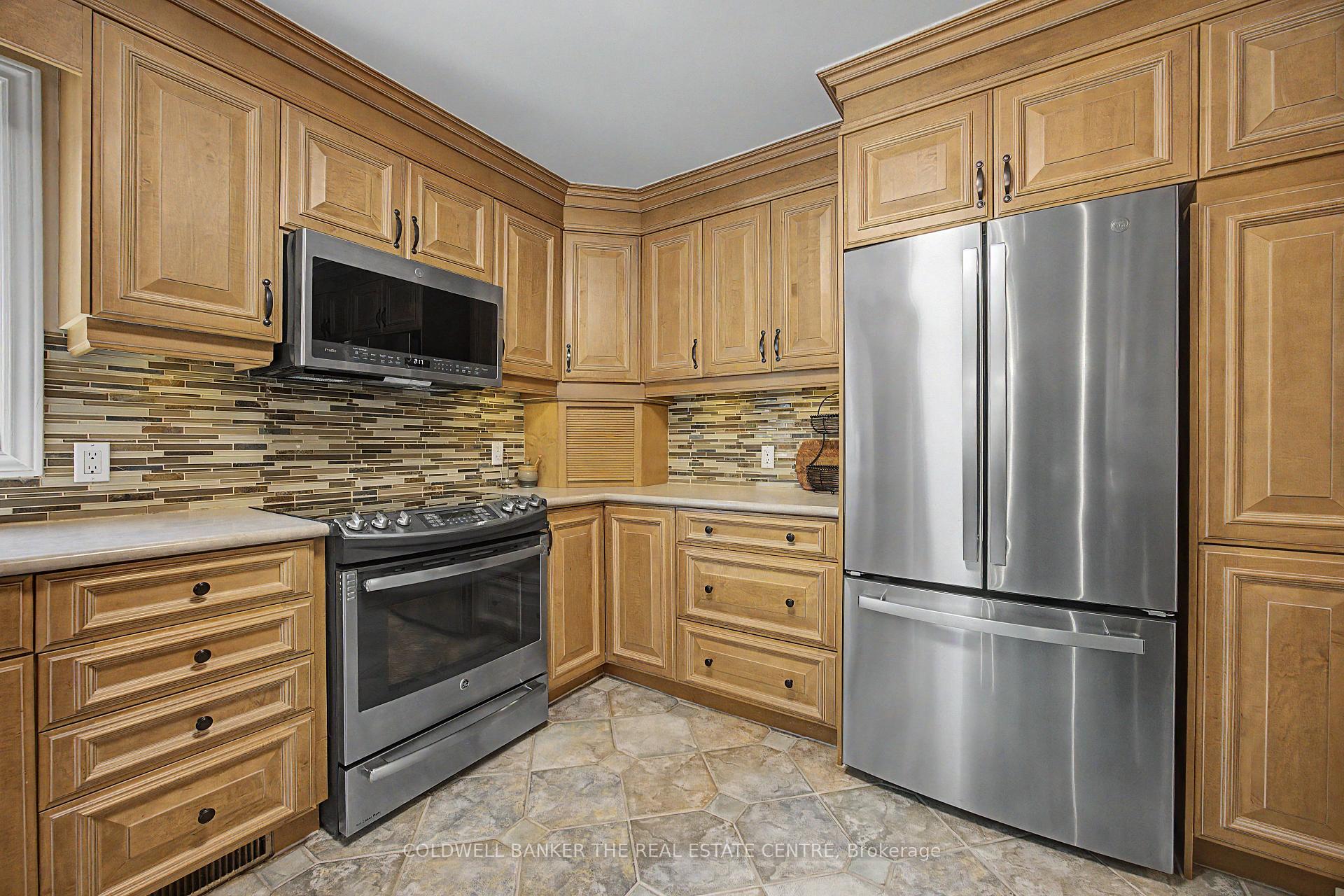 Photo 19 of 85 Wright Crescent, Caledon, Bolton North — HOMEH