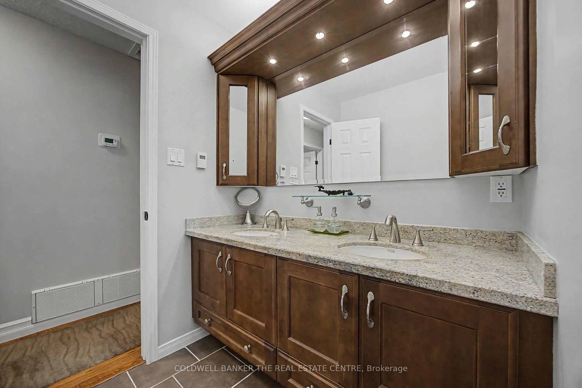 Photo 22 of 85 Wright Crescent, Caledon, Bolton North — HOMEH
