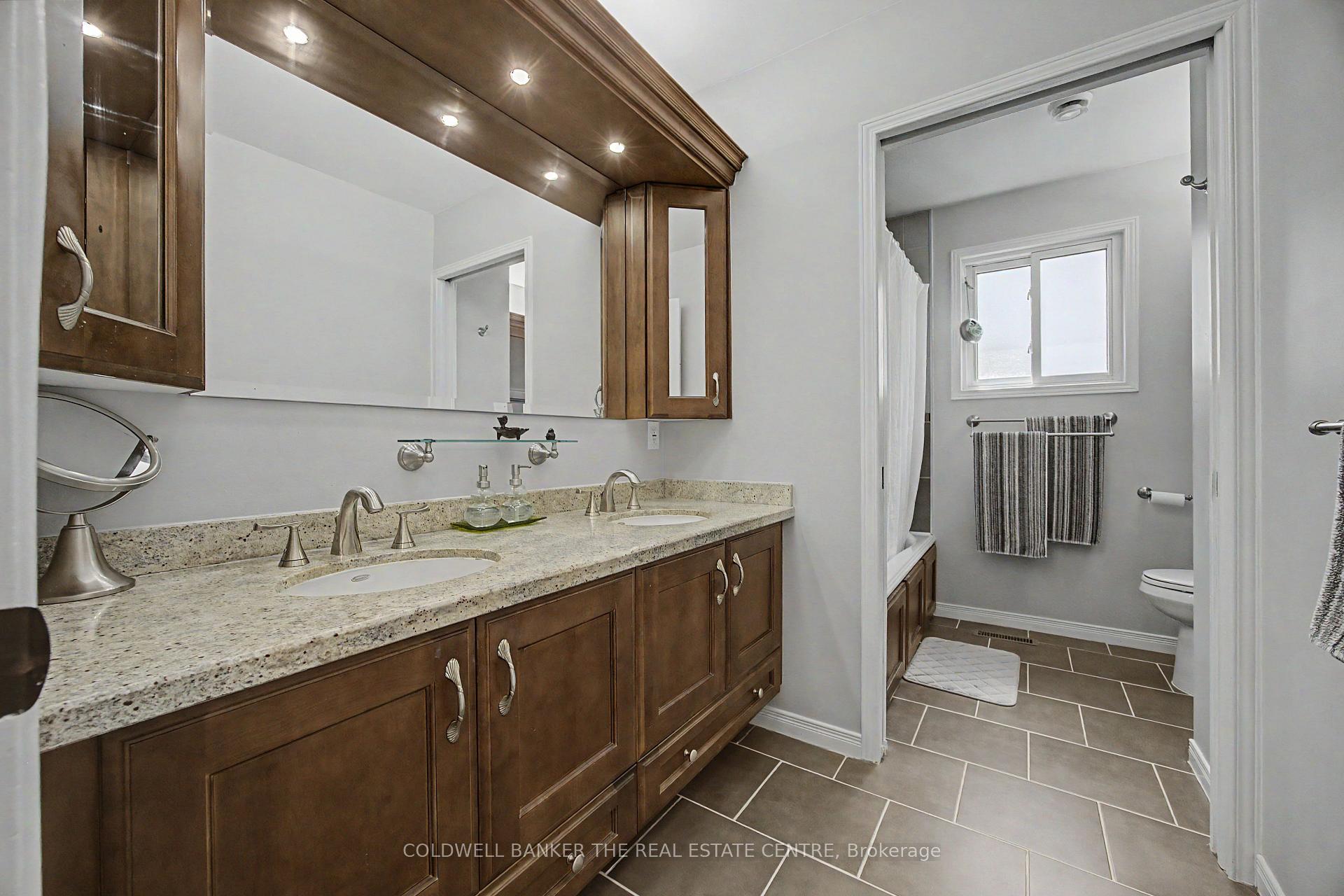 Photo 23 of 85 Wright Crescent, Caledon, Bolton North — HOMEH