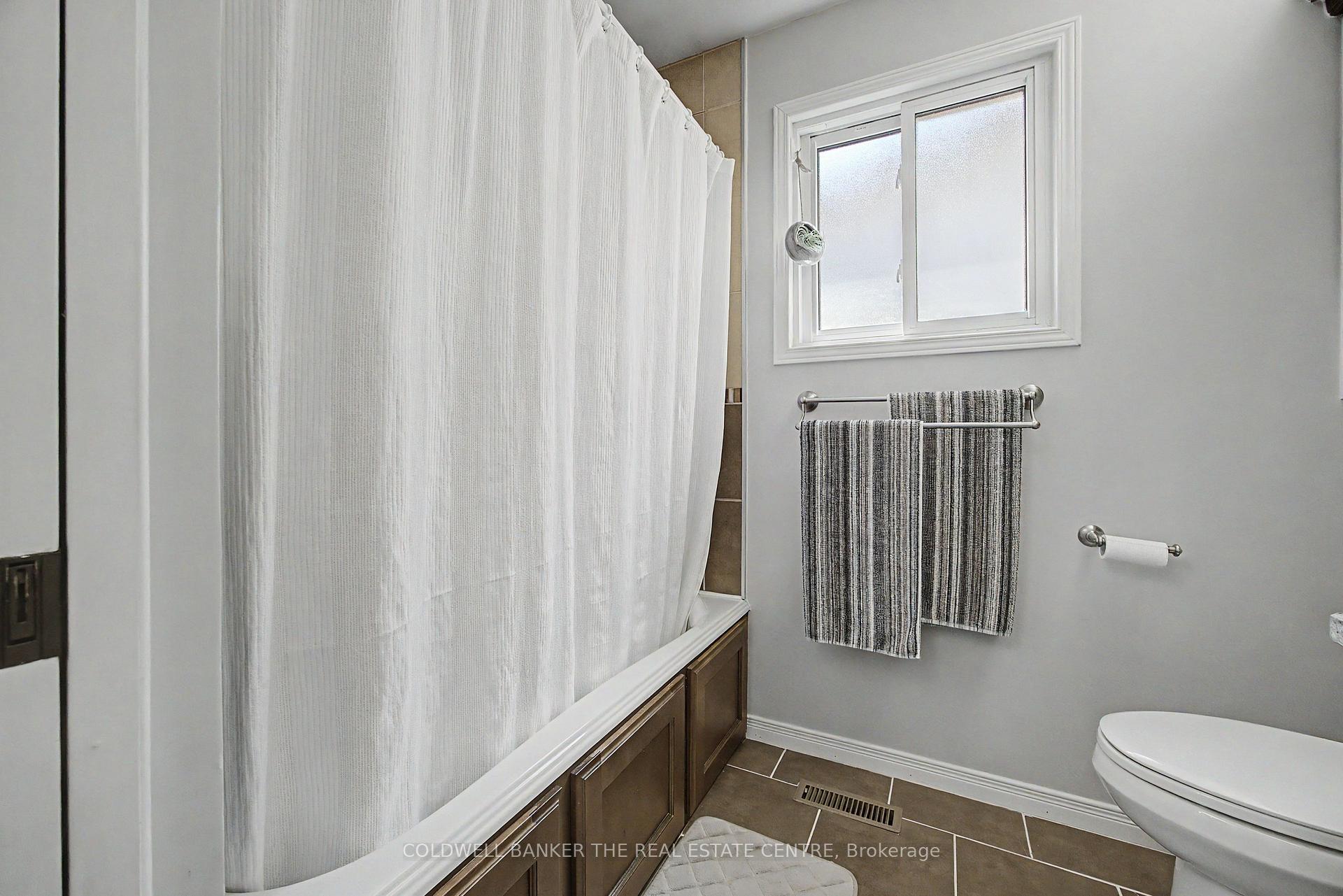 Photo 24 of 85 Wright Crescent, Caledon, Bolton North — HOMEH