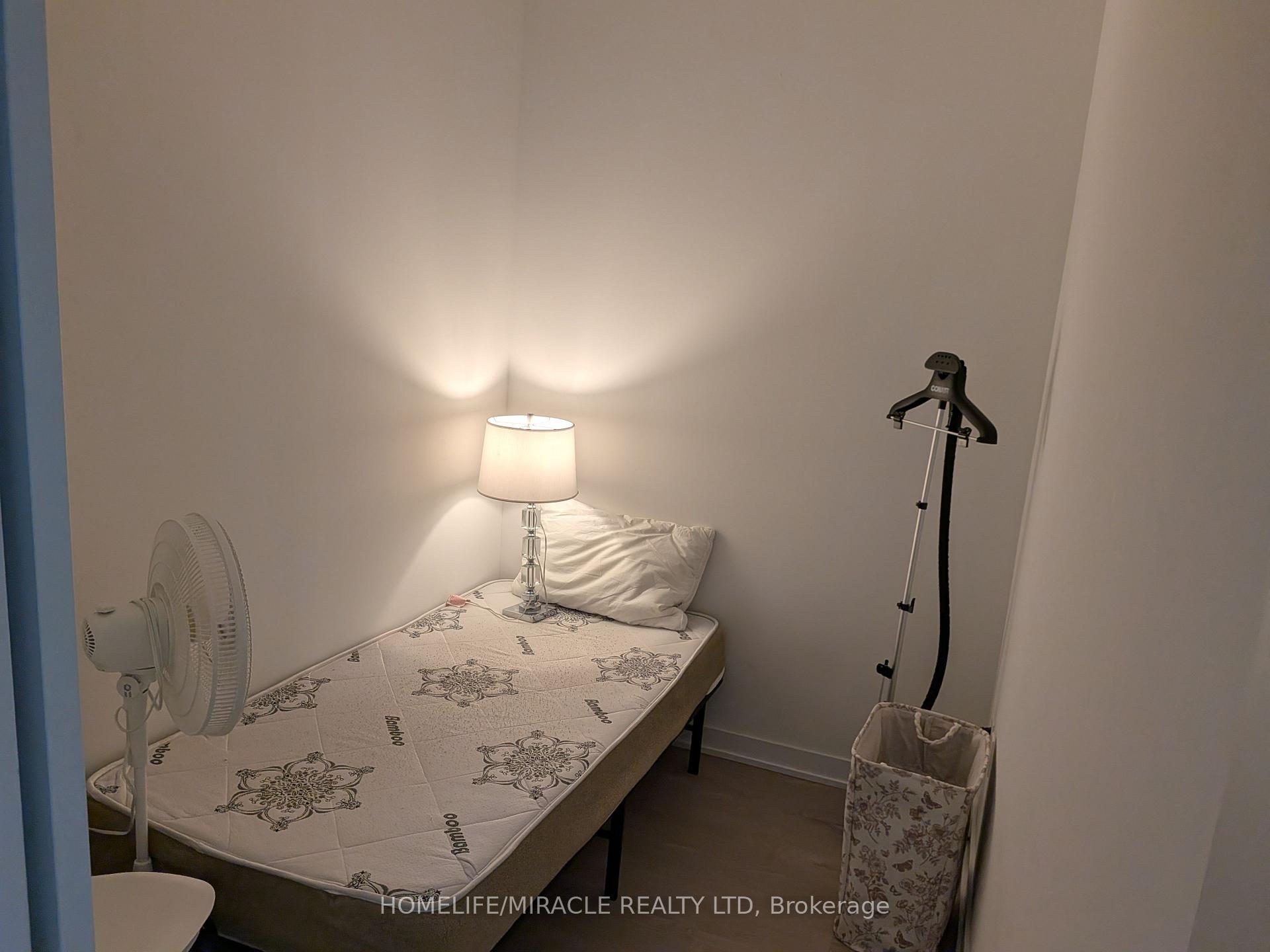 Photo 3 of Unit 4205, 3900 Confederation Parkway, Mississauga, City Centre — HOMEH