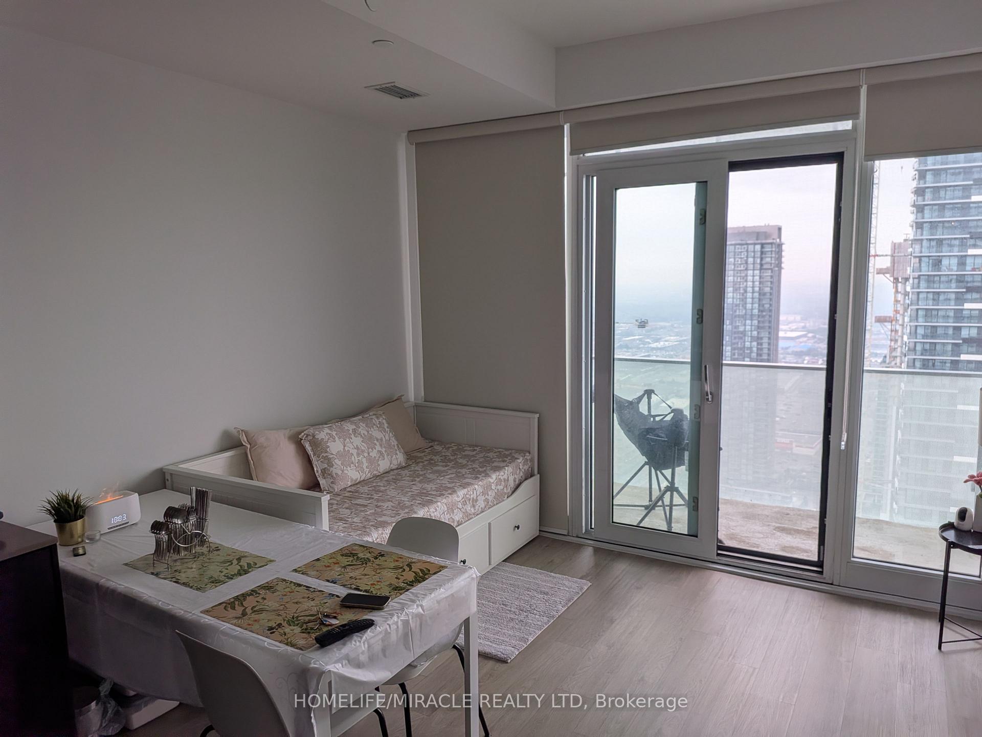 Photo 5 of Unit 4205, 3900 Confederation Parkway, Mississauga, City Centre — HOMEH