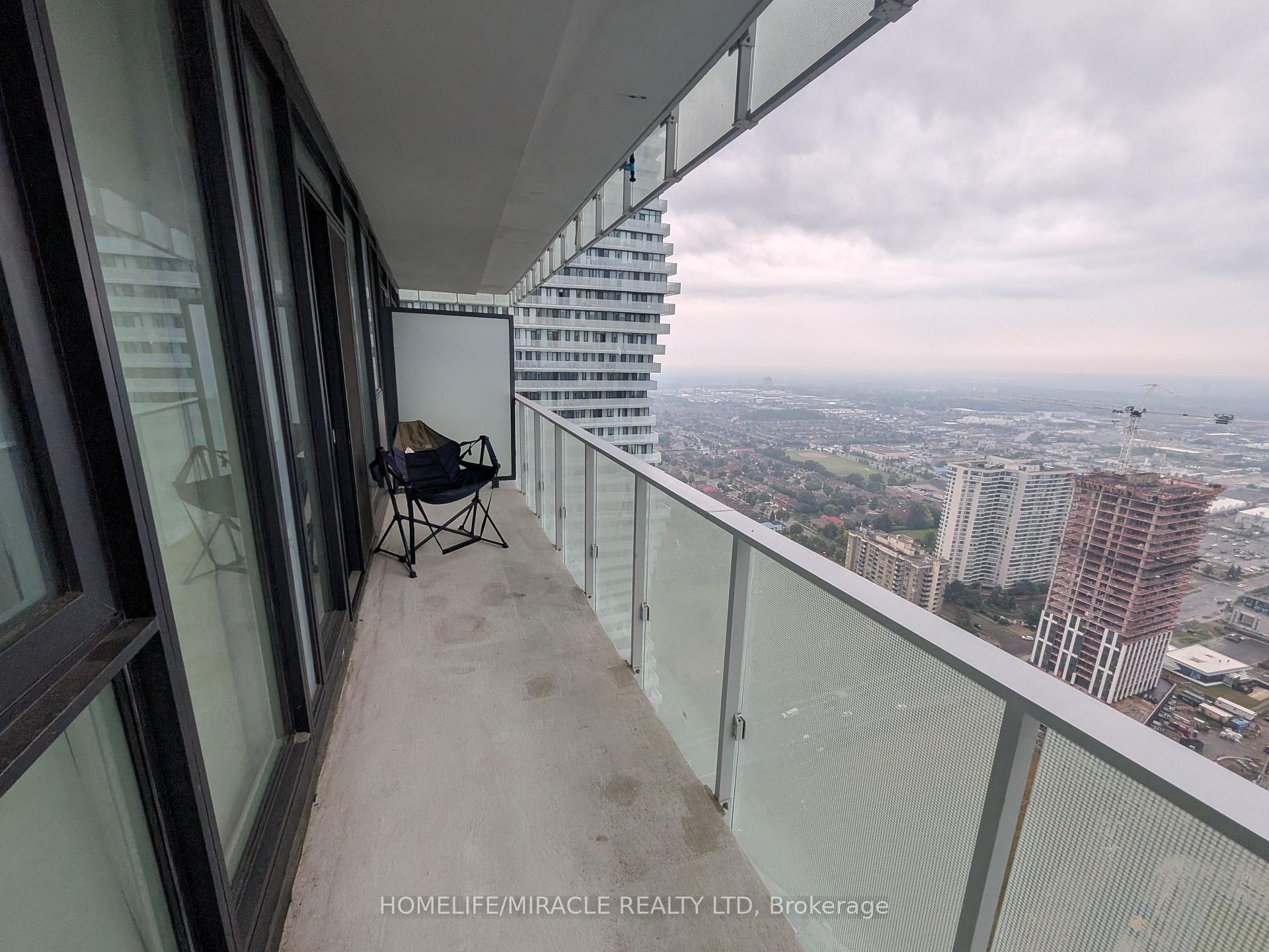 Photo 8 of Unit 4205, 3900 Confederation Parkway, Mississauga, City Centre — HOMEH