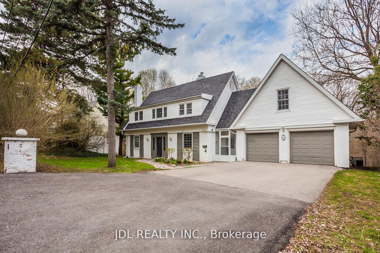 Front of 6 Farmingdale Road