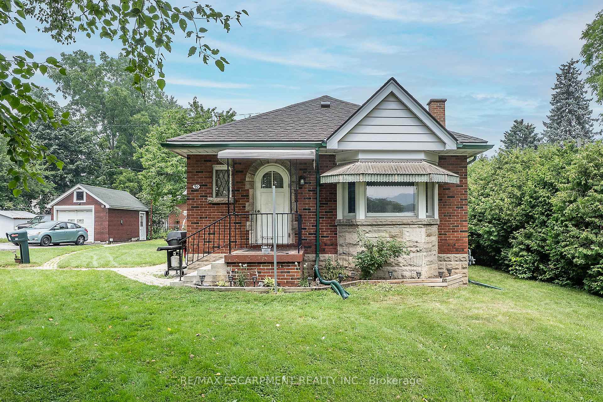 Photo 1 of 90 Osler Drive, Hamilton, Dundas — HOMEH