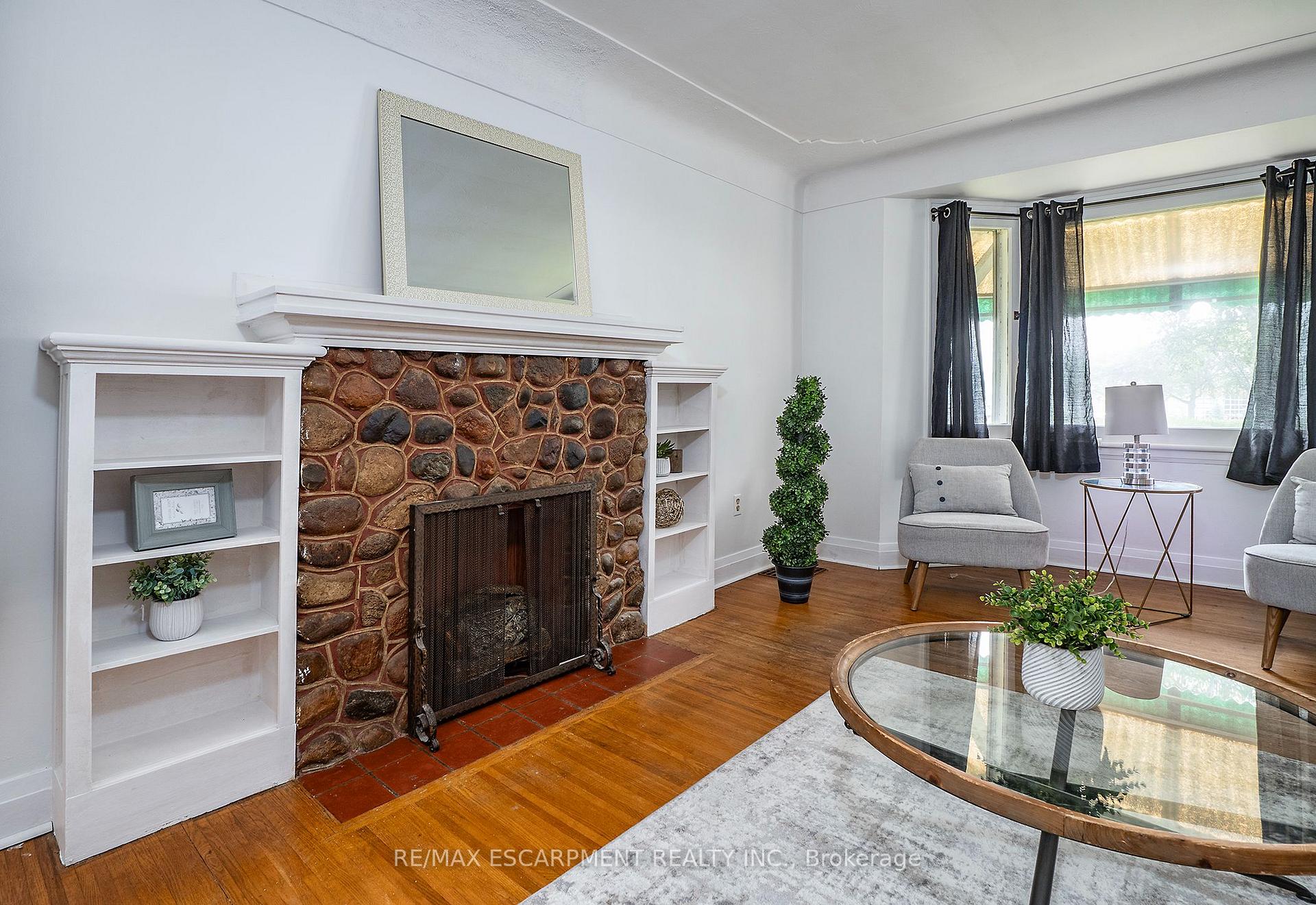 Photo 6 of 90 Osler Drive, Hamilton, Dundas — HOMEH