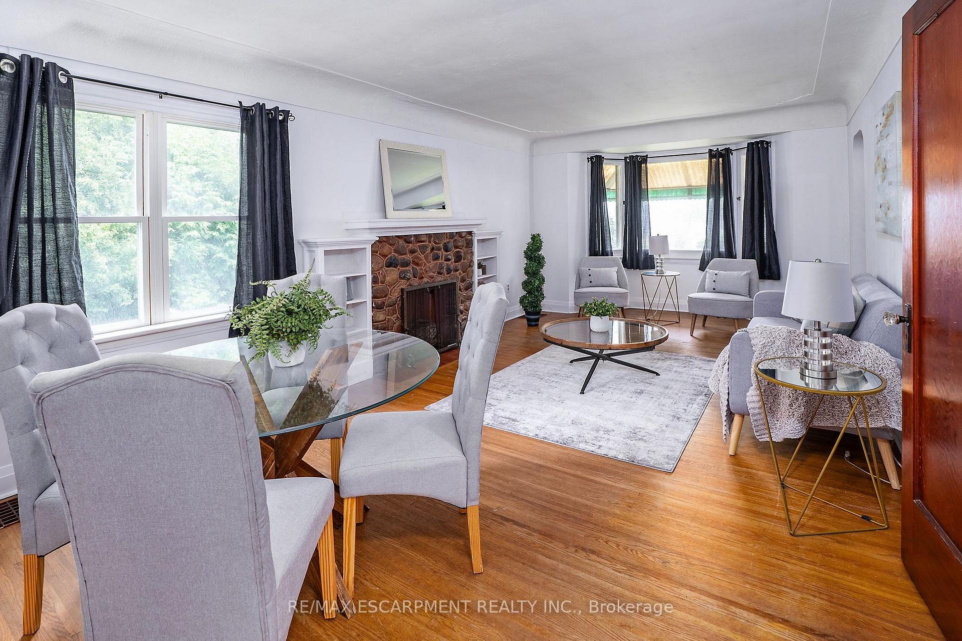 Photo 7 of 90 Osler Drive, Hamilton, Dundas — HOMEH