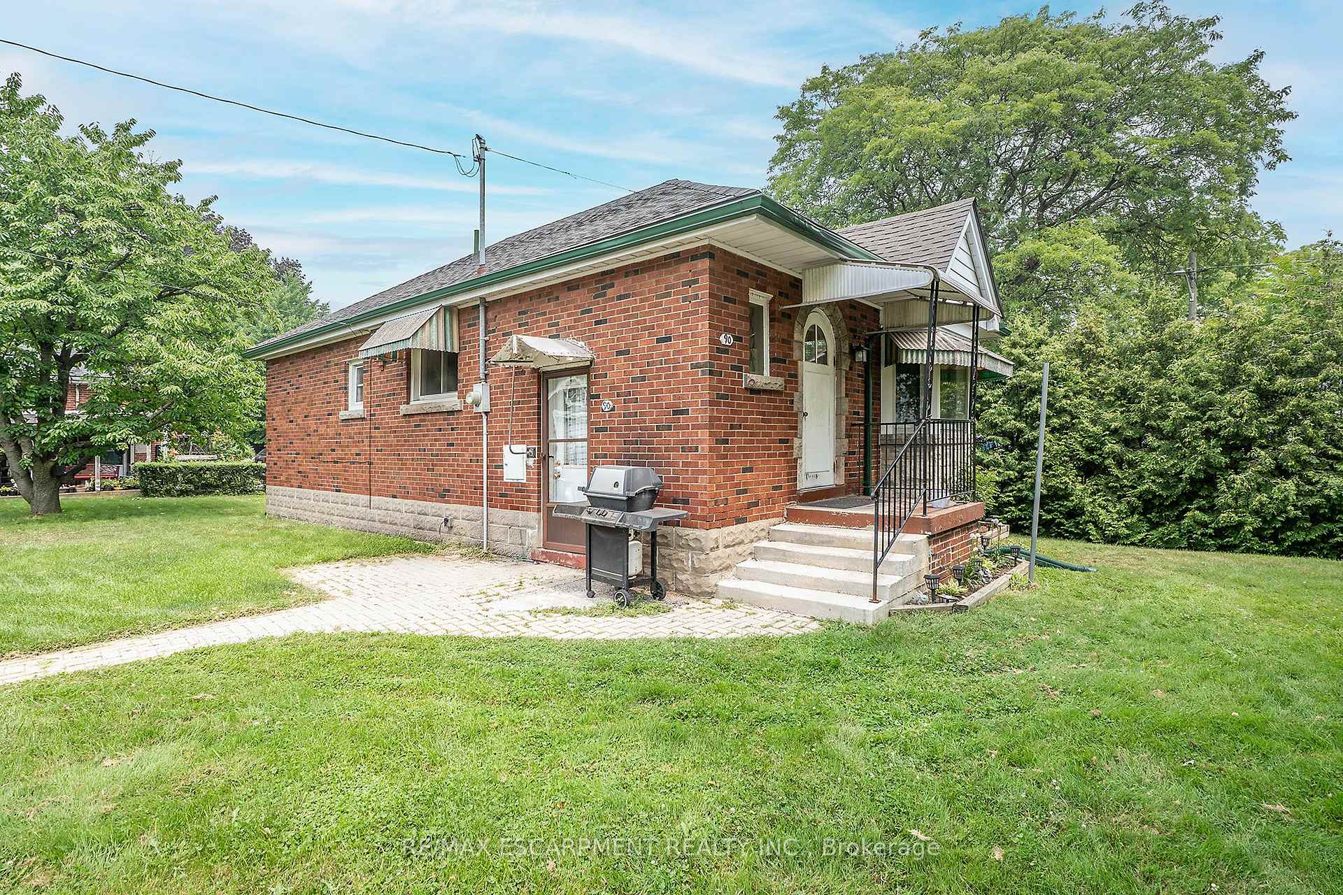 Photo 19 of 90 Osler Drive, Hamilton, Dundas — HOMEH