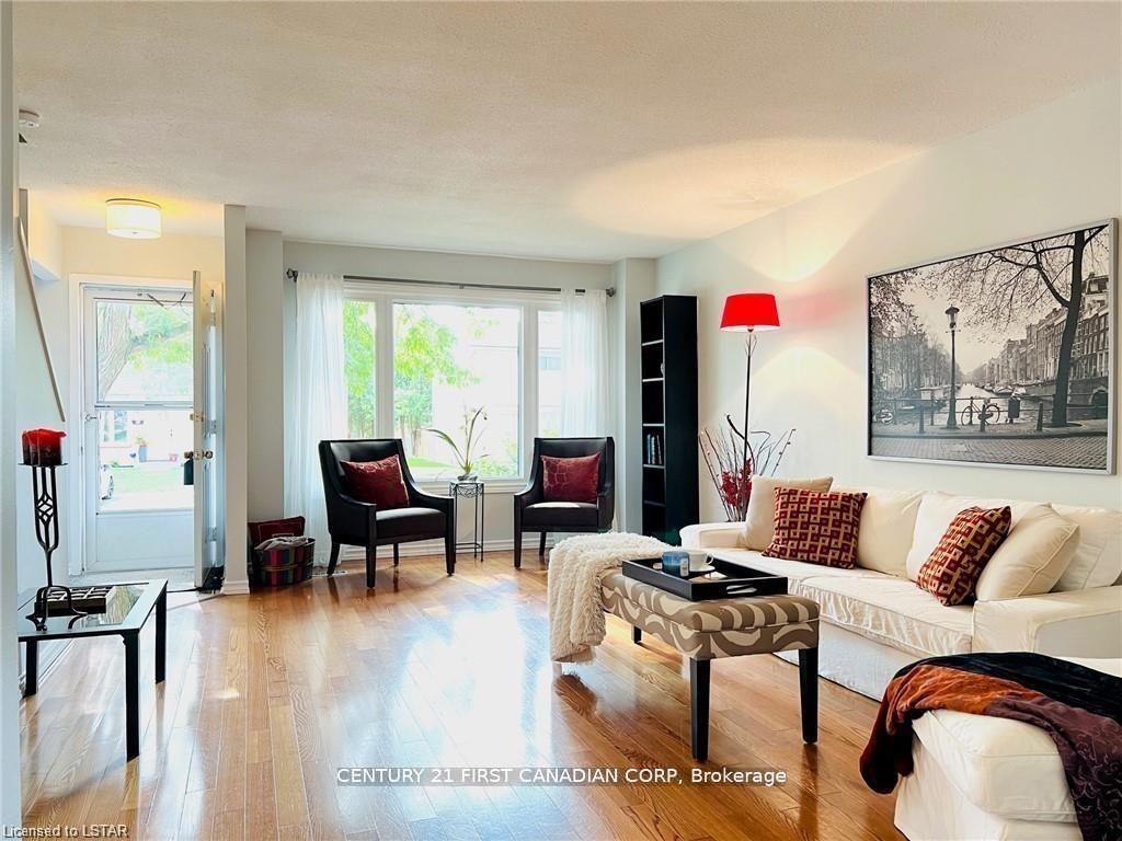 Photo 2 of Unit 10, 45 Gatewood Place, London, East A — HOMEH
