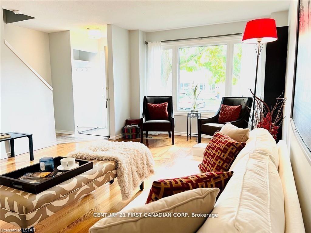 Photo 4 of Unit 10, 45 Gatewood Place, London, East A — HOMEH