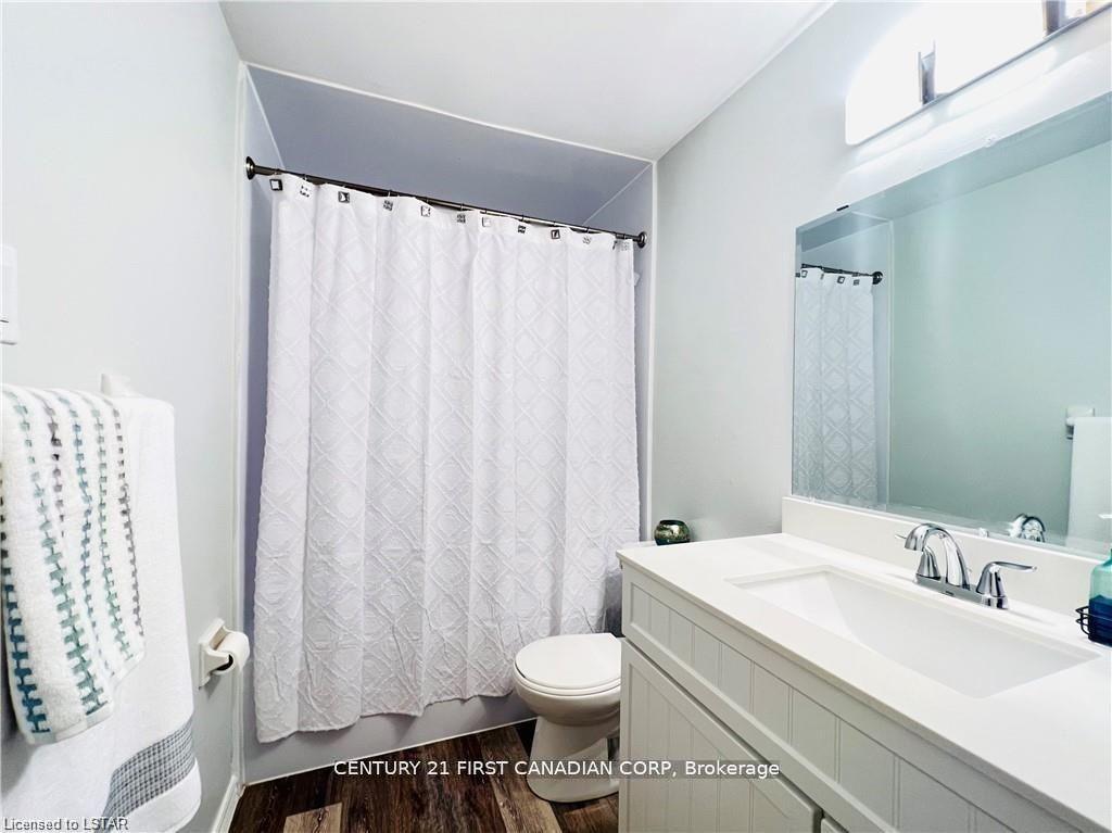 Photo 12 of Unit 10, 45 Gatewood Place, London, East A — HOMEH