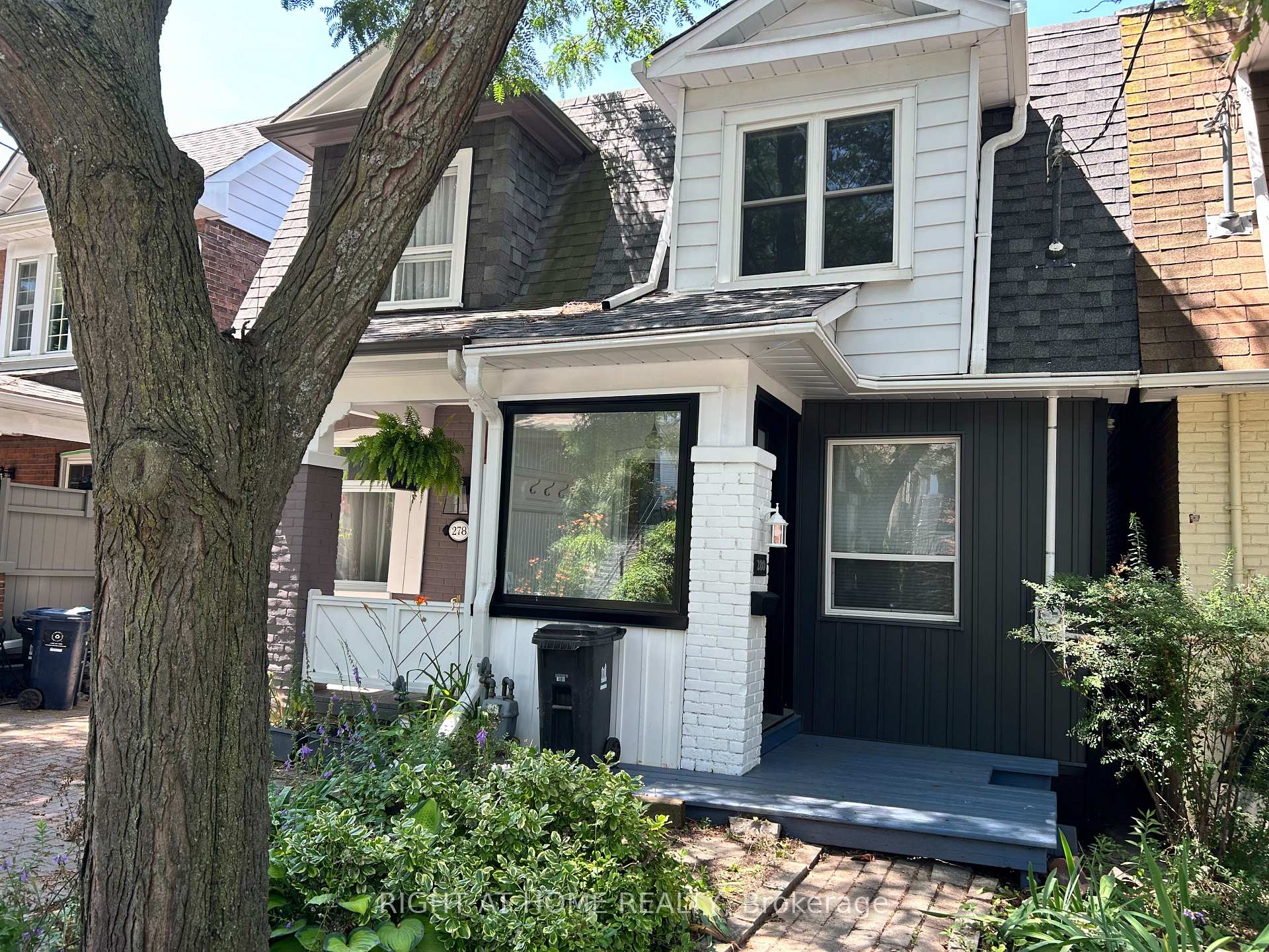 Photo 2 of 280 Kenilworth Avenue, Toronto, The Beaches — HOMEH