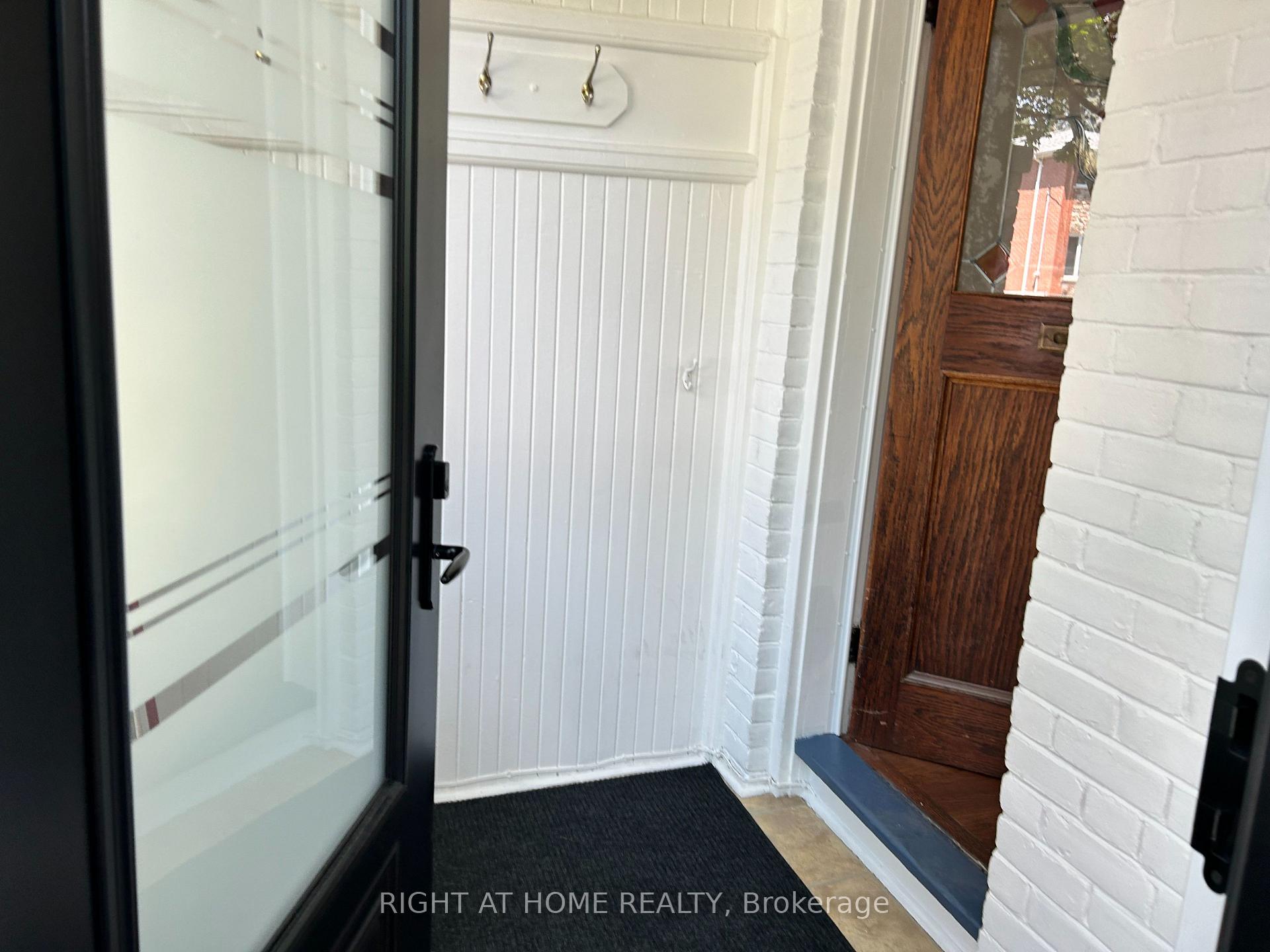 Photo 4 of 280 Kenilworth Avenue, Toronto, The Beaches — HOMEH
