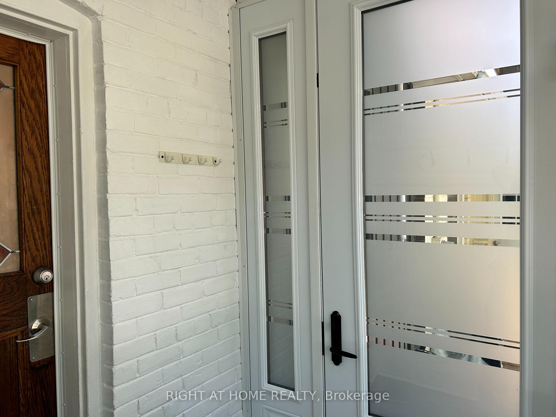 Photo 5 of 280 Kenilworth Avenue, Toronto, The Beaches — HOMEH