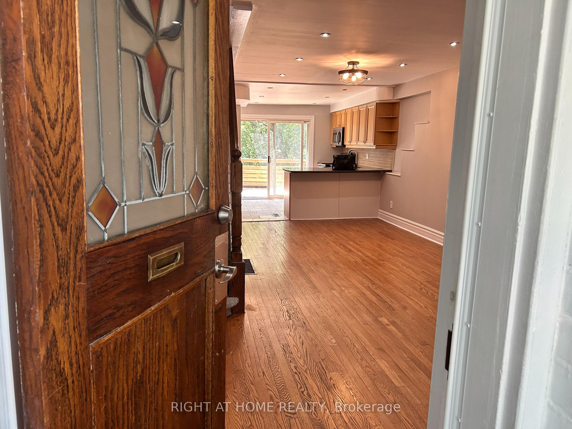 Photo 7 of 280 Kenilworth Avenue, Toronto, The Beaches — HOMEH