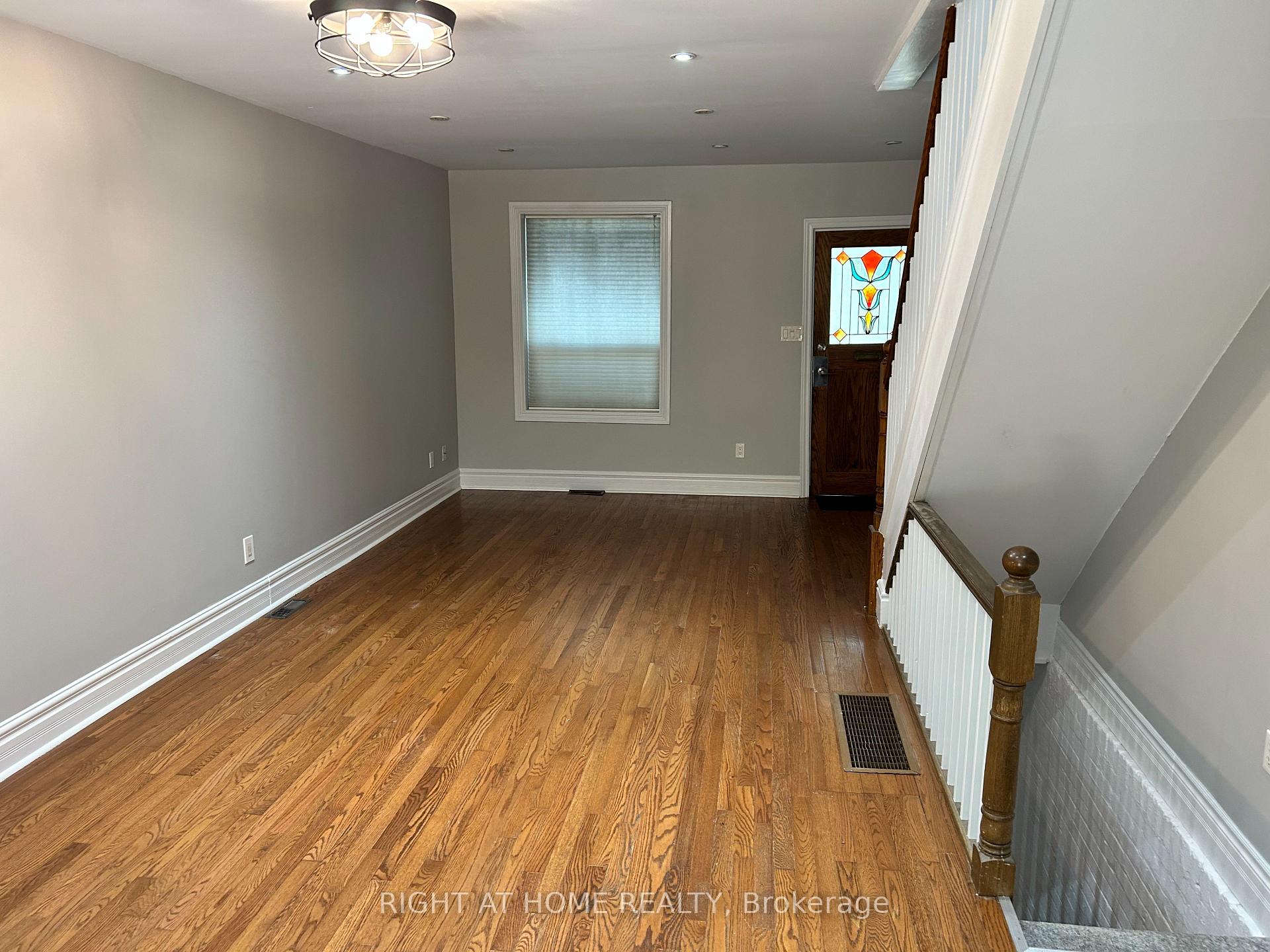 Photo 9 of 280 Kenilworth Avenue, Toronto, The Beaches — HOMEH