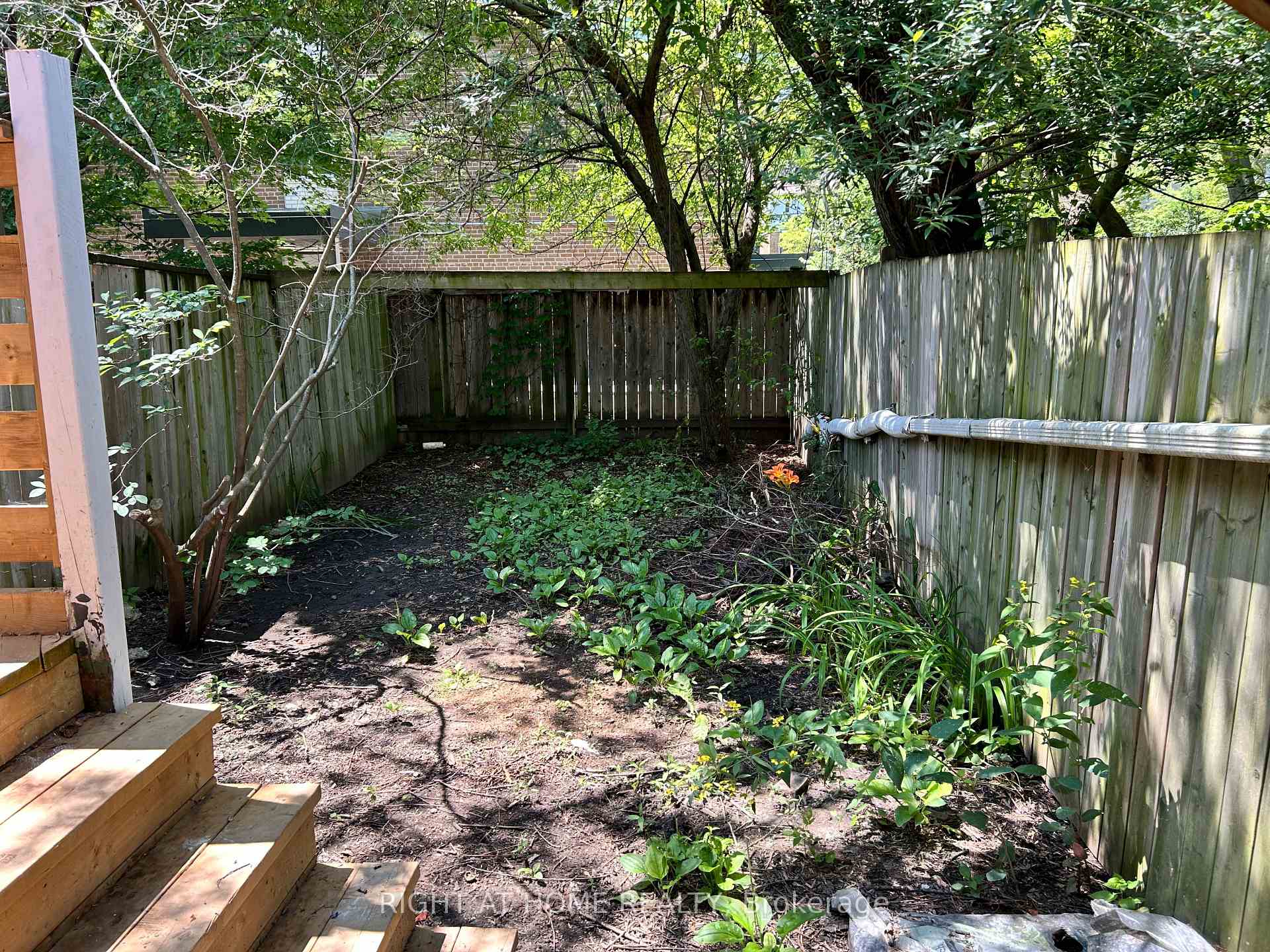 Photo 19 of 280 Kenilworth Avenue, Toronto, The Beaches — HOMEH