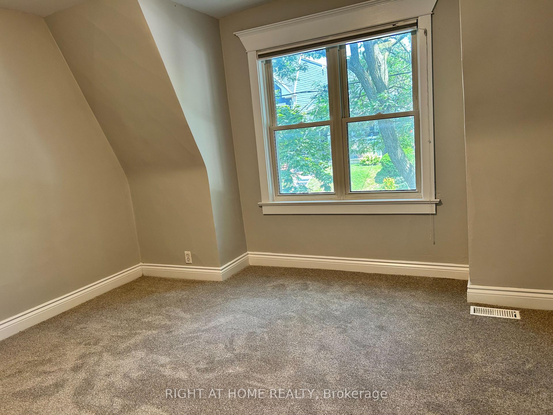 Photo 22 of 280 Kenilworth Avenue, Toronto, The Beaches — HOMEH