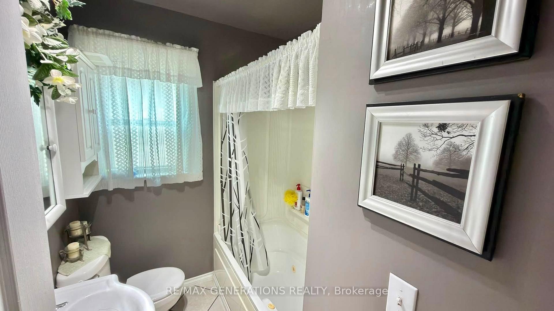 Photo 7 of 149 Prospect Avenue, Thunder Bay, College Heights — HOMEH