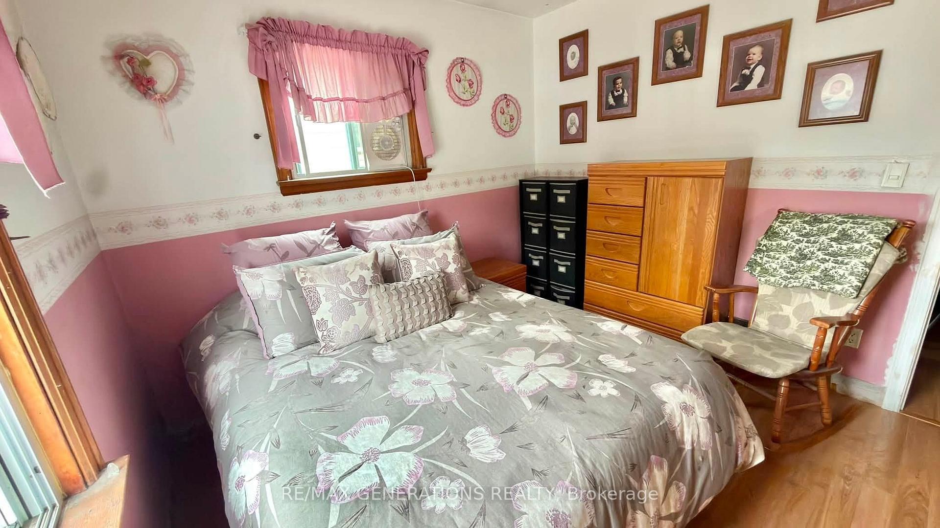 Photo 8 of 149 Prospect Avenue, Thunder Bay, College Heights — HOMEH