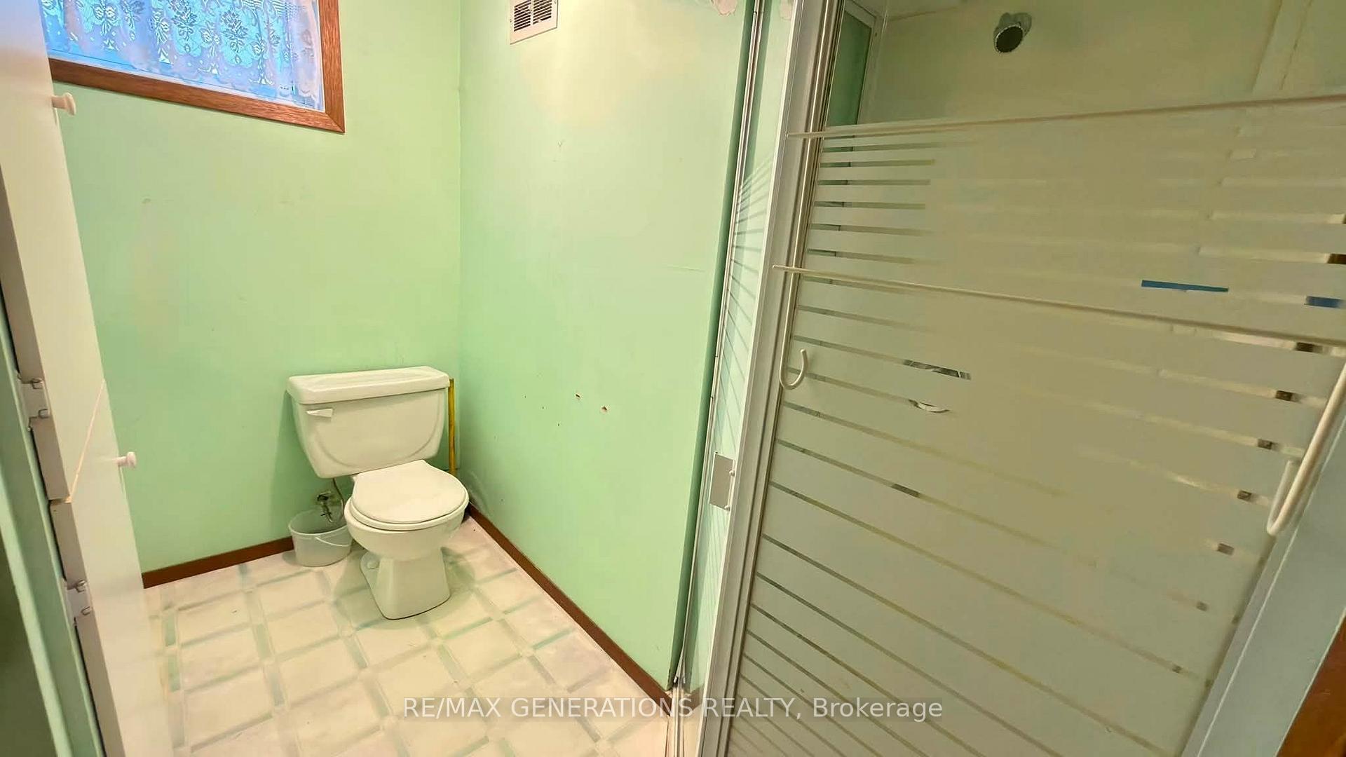 Photo 11 of 149 Prospect Avenue, Thunder Bay, College Heights — HOMEH