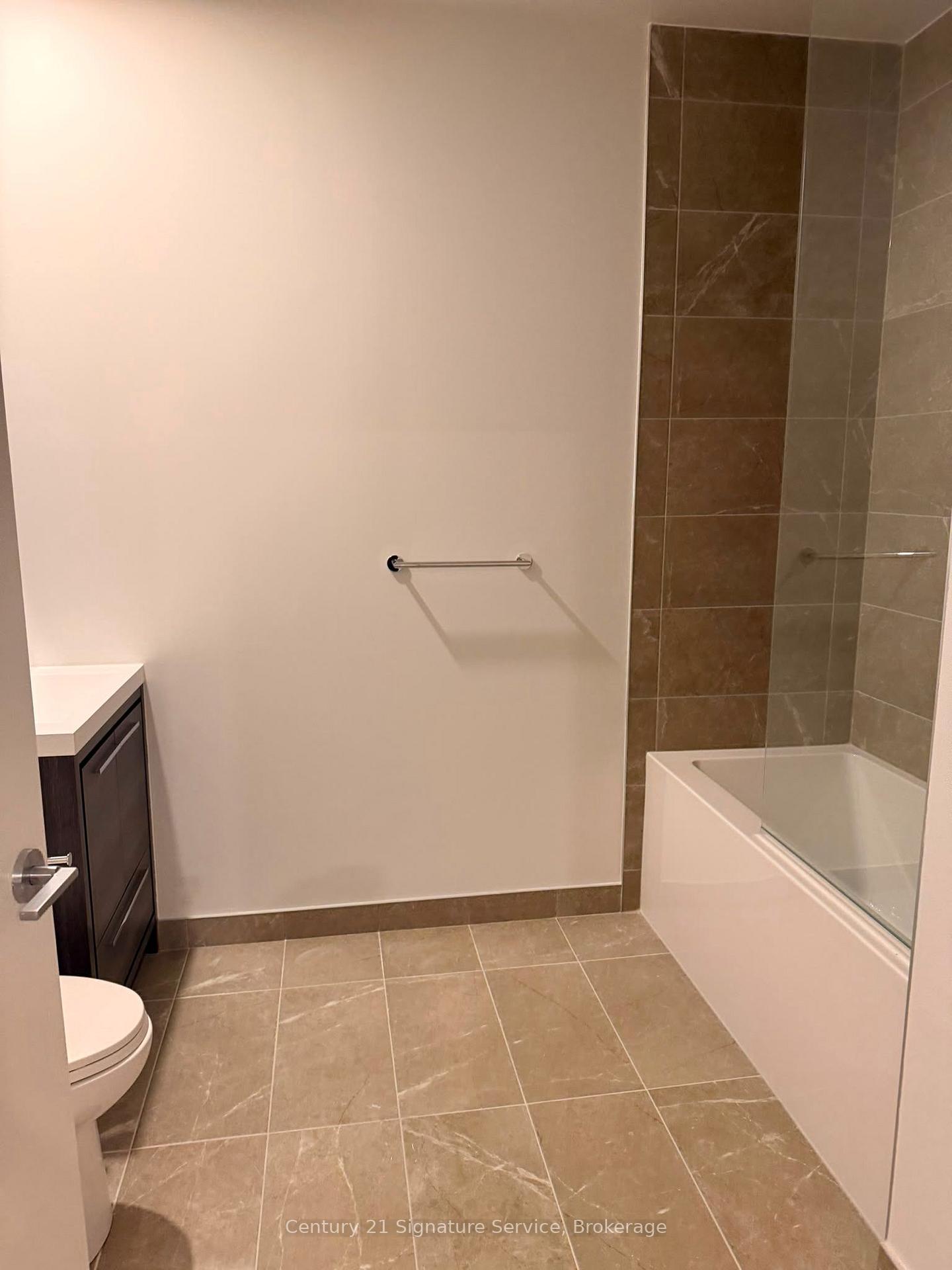 Photo 9 of Unit 315, 5 Meadowdale Road, Vaughan, Vaughan Corporate Centre — HOMEH