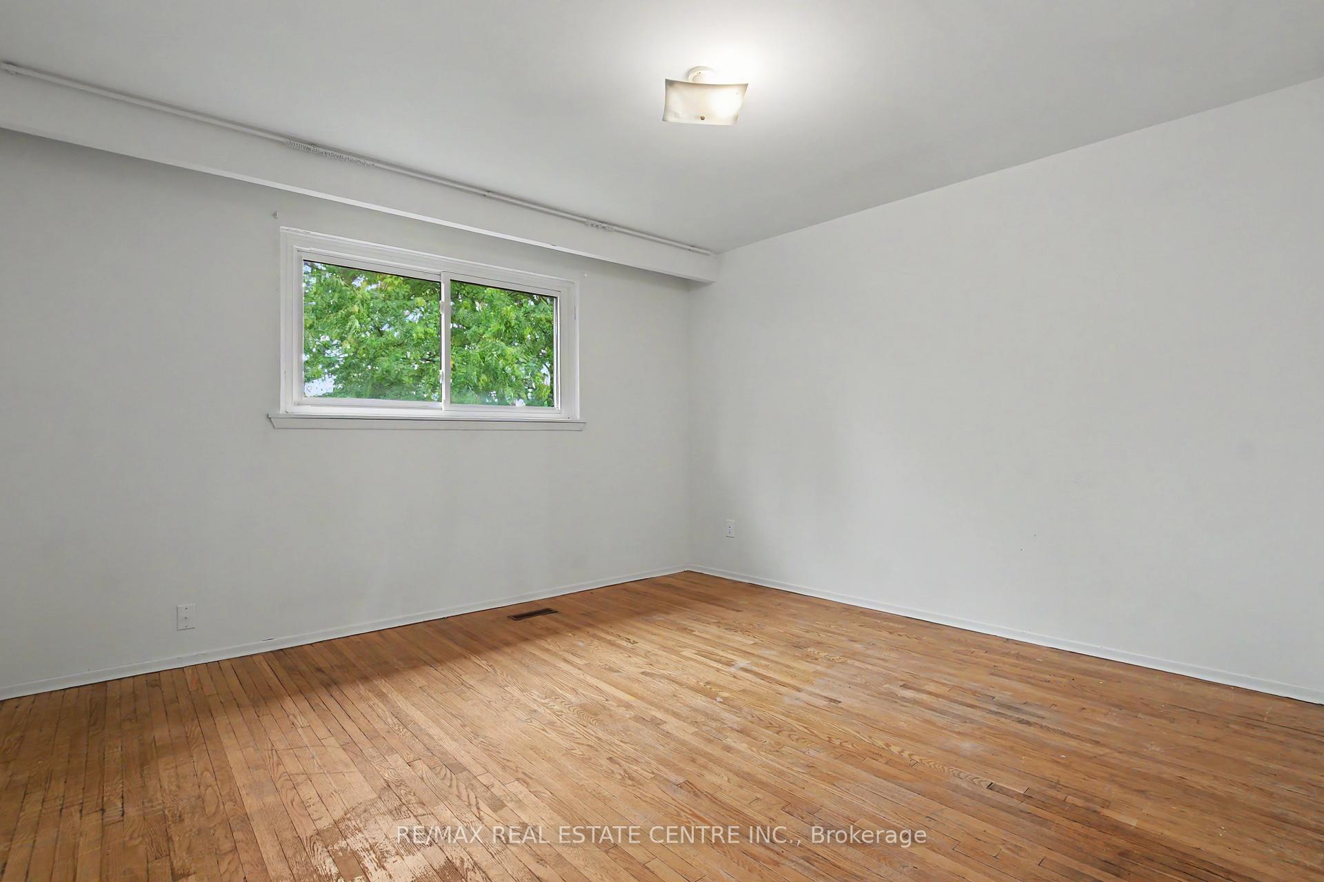 Photo 21 of 396 Pinemeadow Avenue, Mississauga, Cooksville — HOMEH