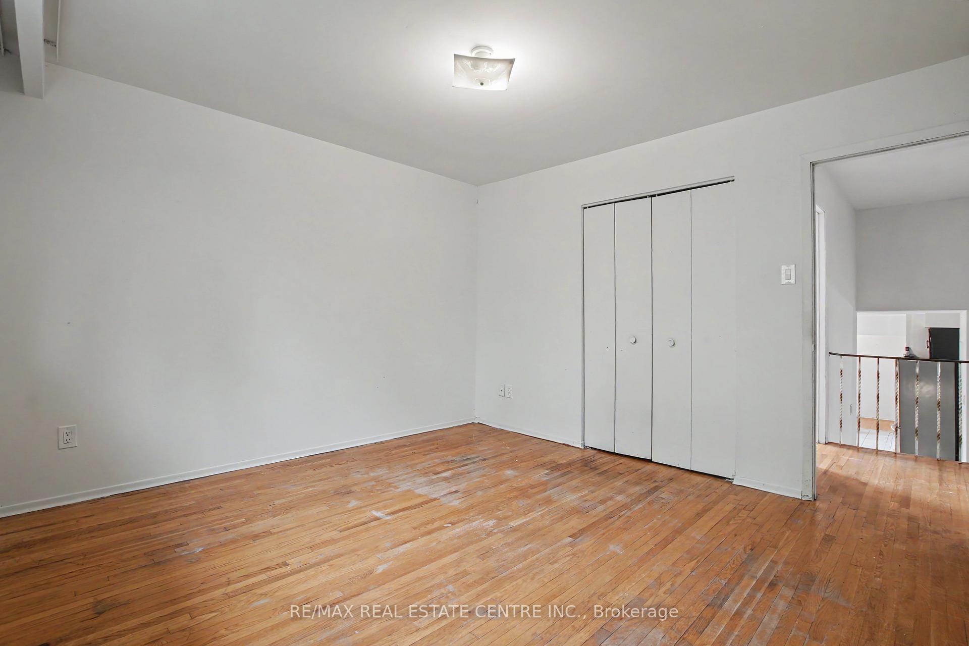 Photo 22 of 396 Pinemeadow Avenue, Mississauga, Cooksville — HOMEH
