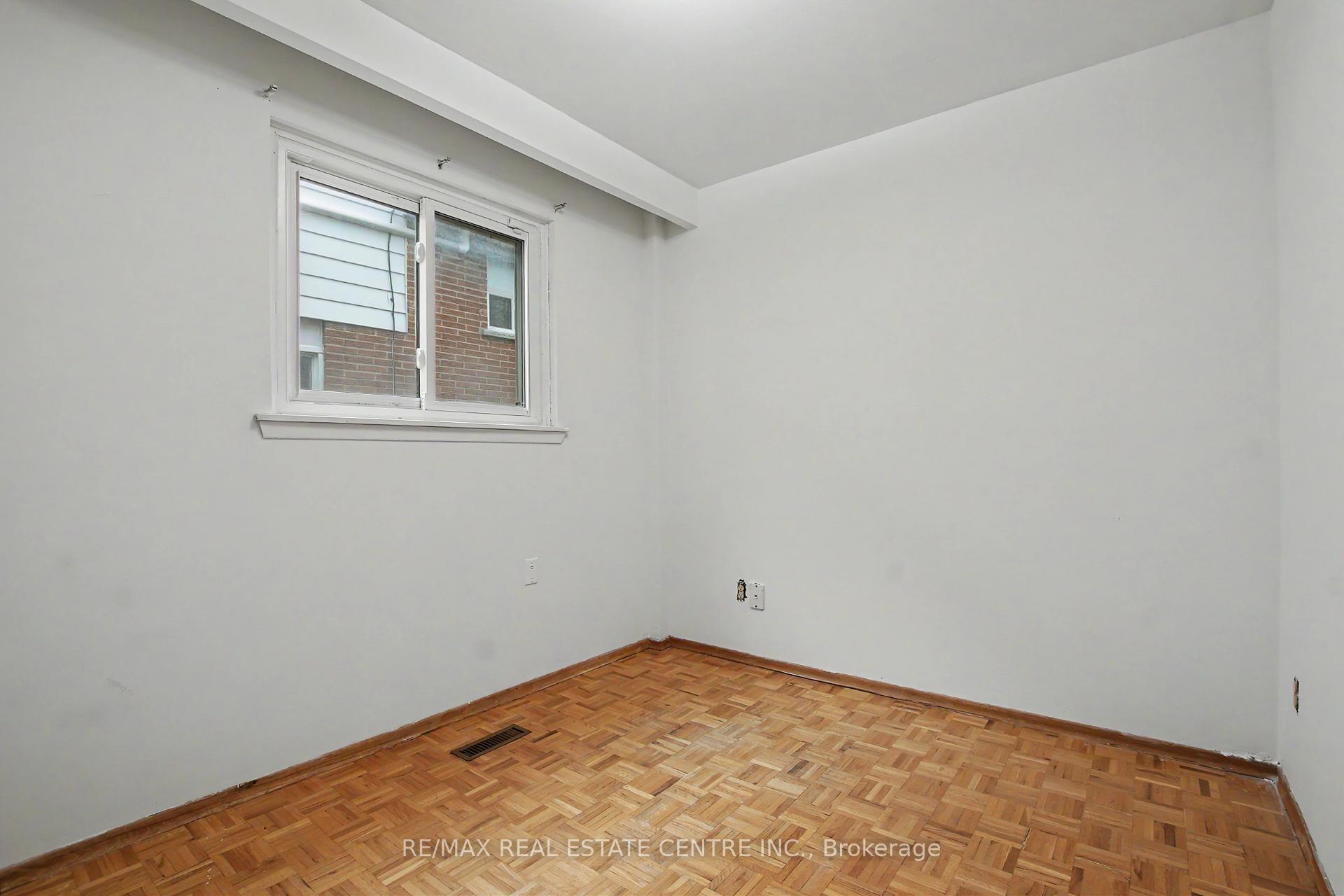 Photo 27 of 396 Pinemeadow Avenue, Mississauga, Cooksville — HOMEH