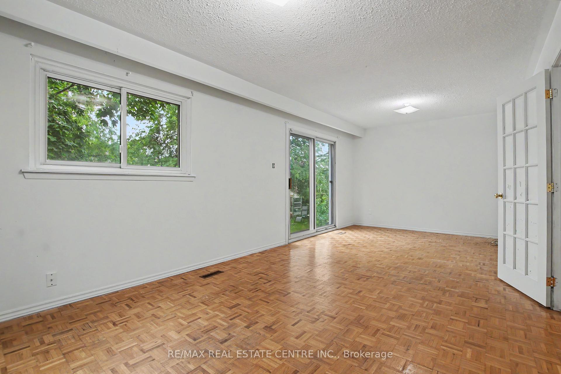 Photo 30 of 396 Pinemeadow Avenue, Mississauga, Cooksville — HOMEH